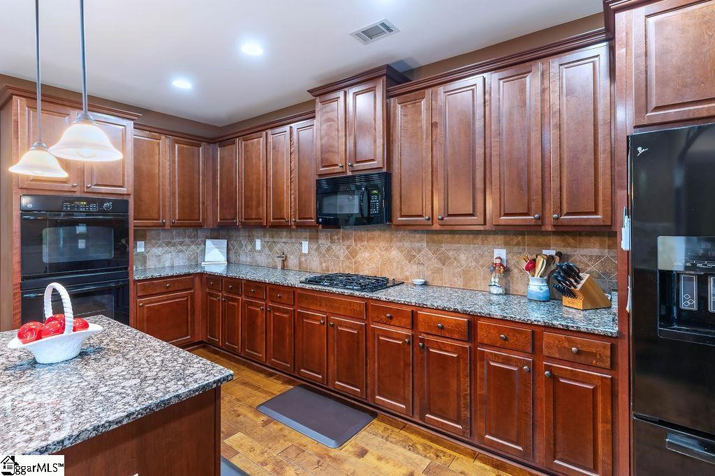 125 Kettle Oak Way Simpsonville, SC 29680