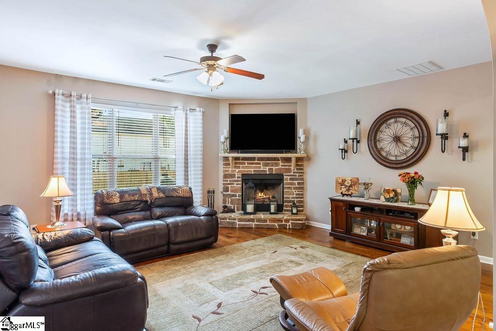 125 Kettle Oak Way Simpsonville, SC 29680