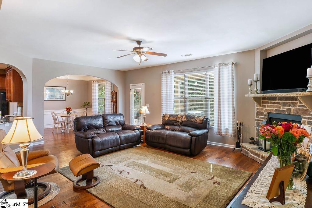 125 Kettle Oak Way Simpsonville, SC 29680