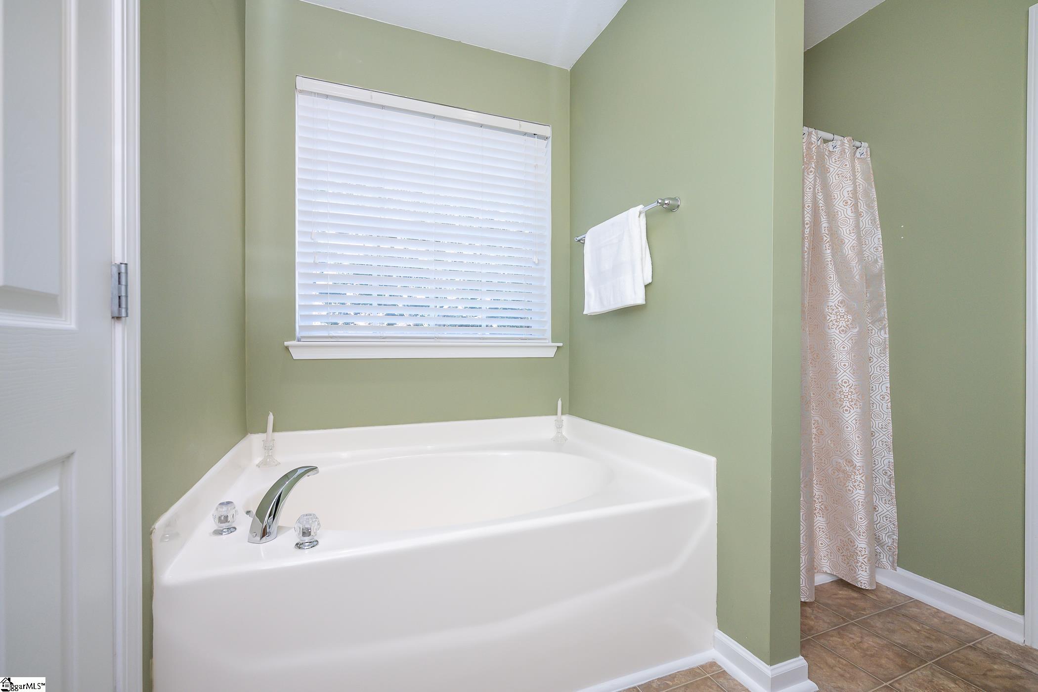 6 Red Robin Court Simpsonville, SC 29680