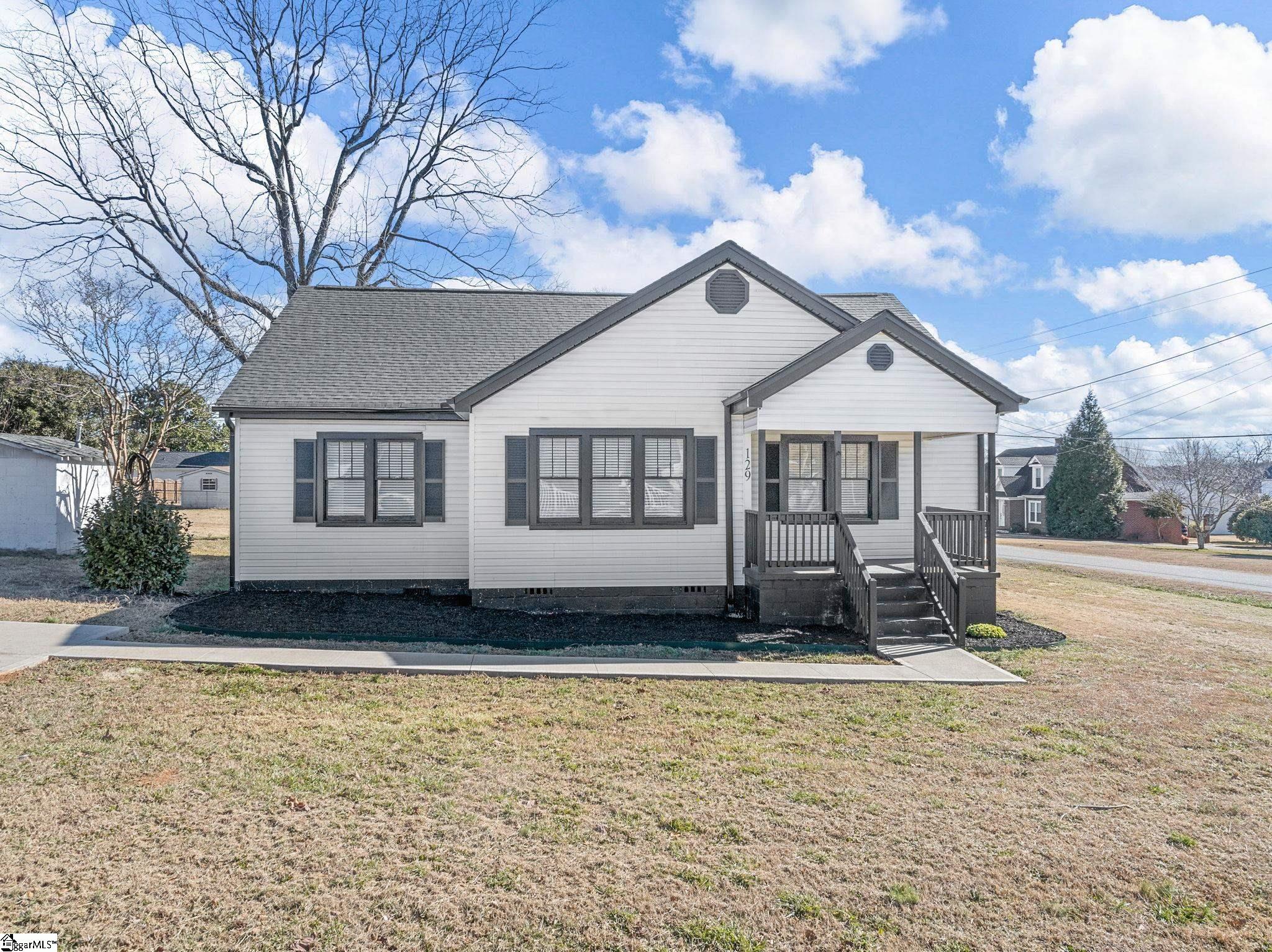 129 Spring Street Reidville, SC 29375