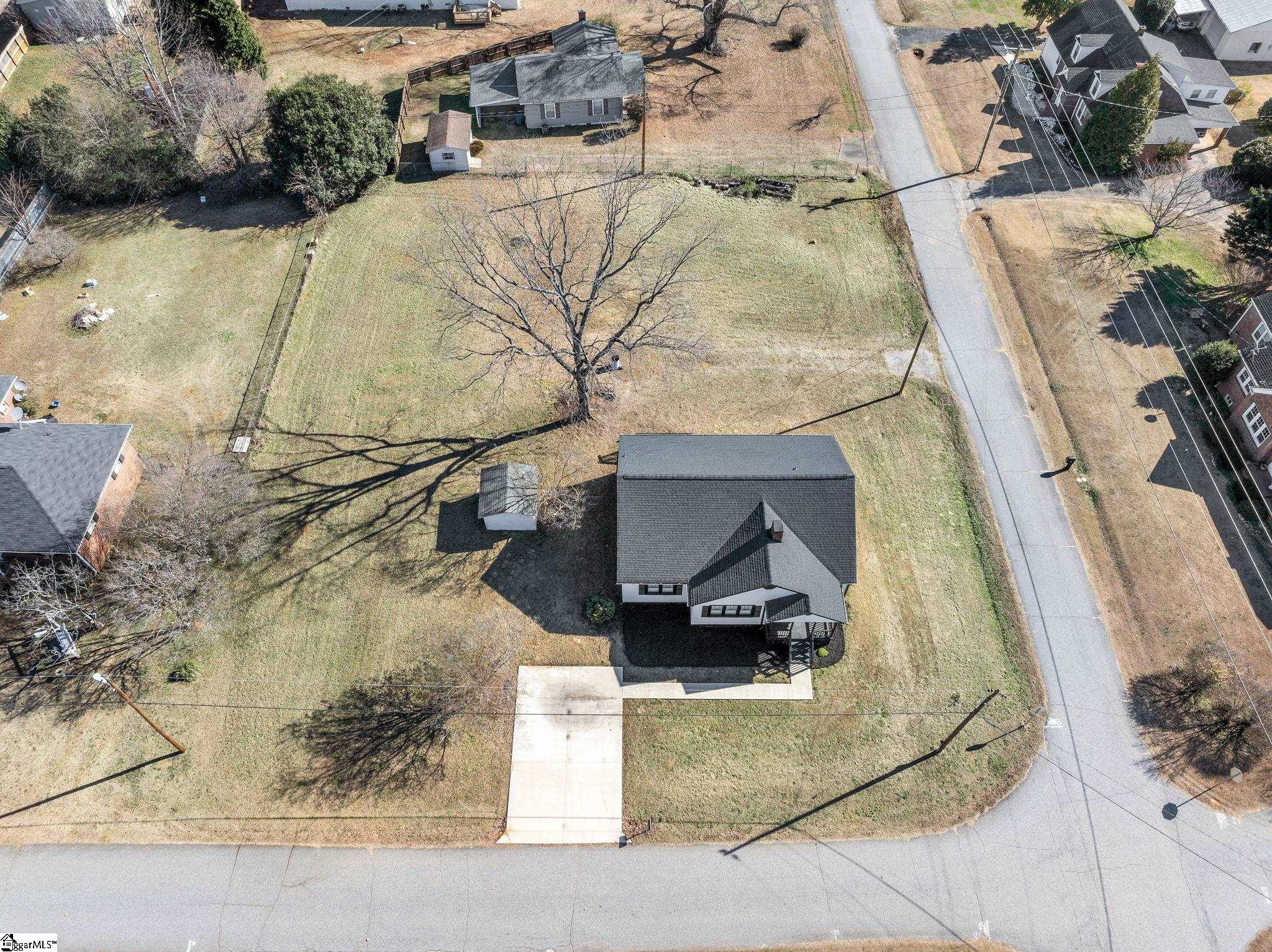 129 Spring Street Reidville, SC 29375