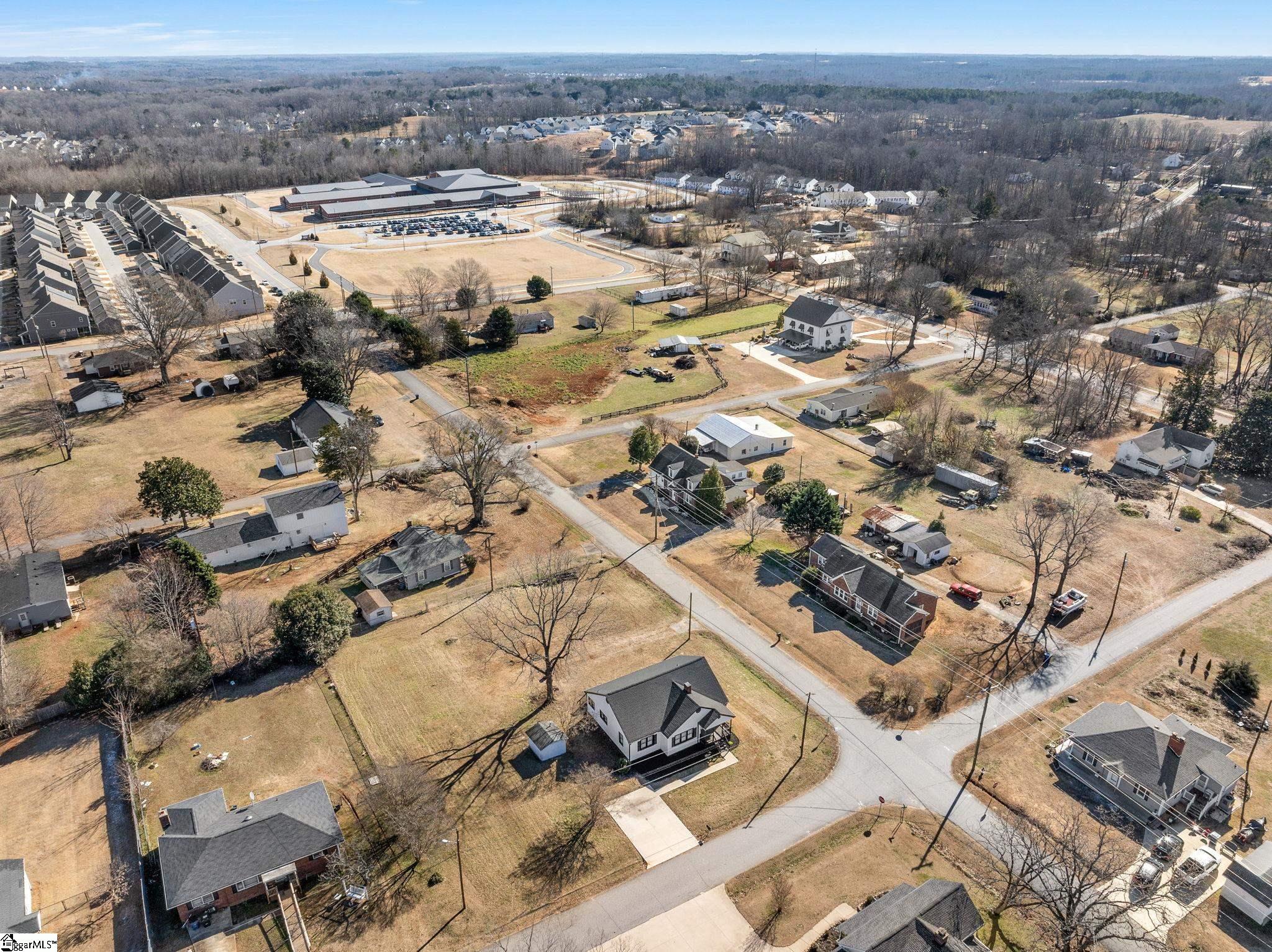 129 Spring Street Reidville, SC 29375