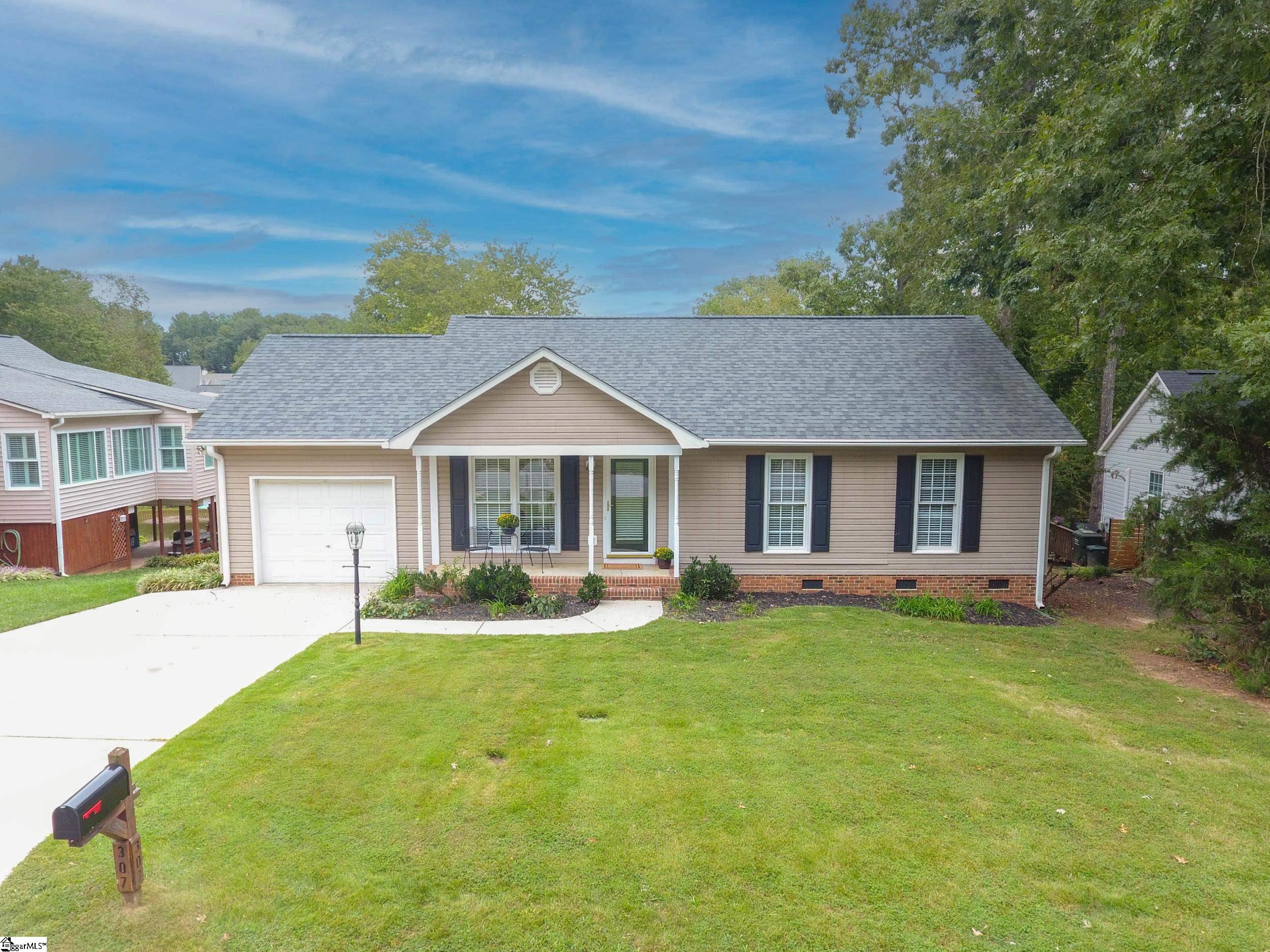 307 Oak Valley Drive Simpsonville, SC 29681