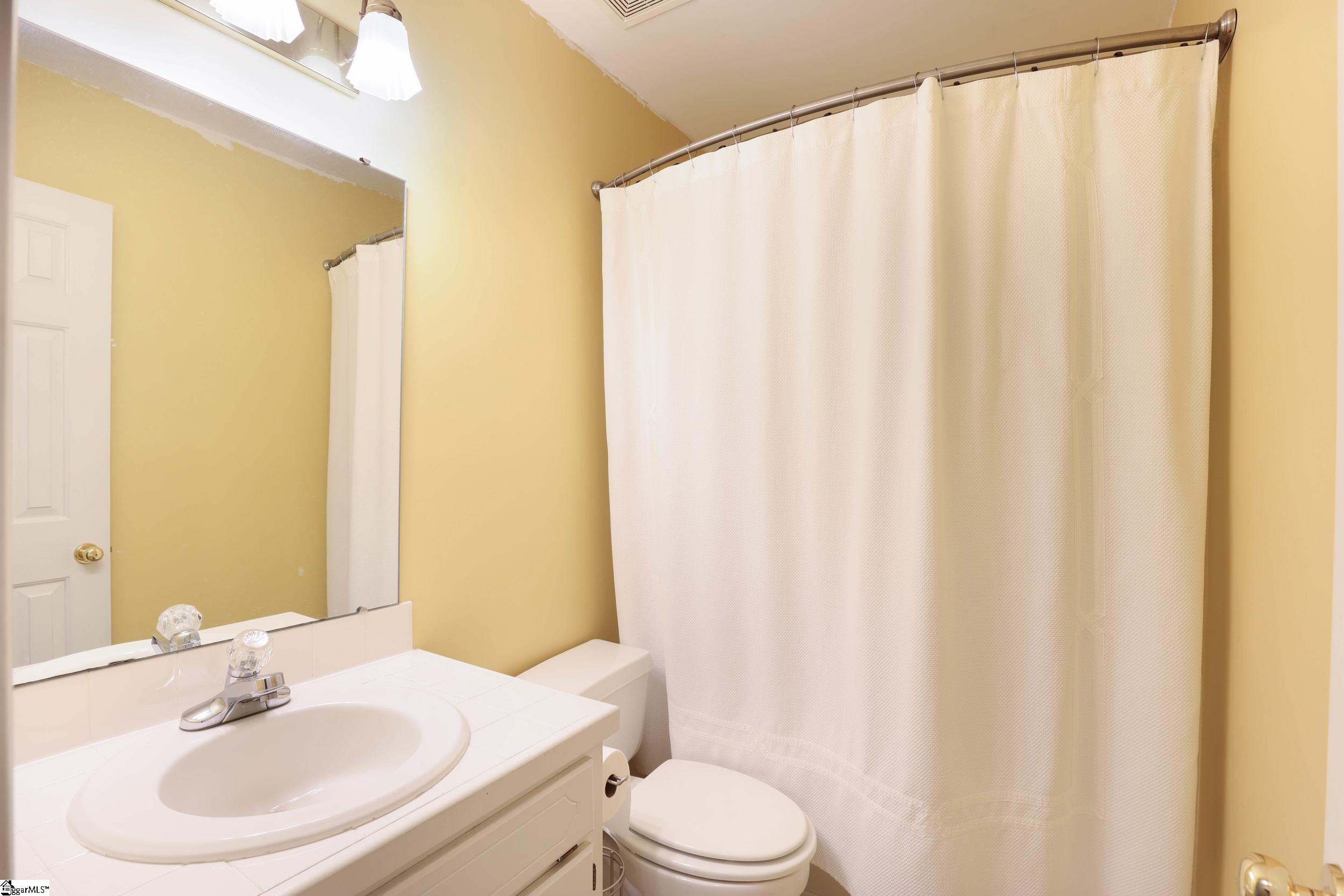 307 Oak Valley Drive Simpsonville, SC 29681