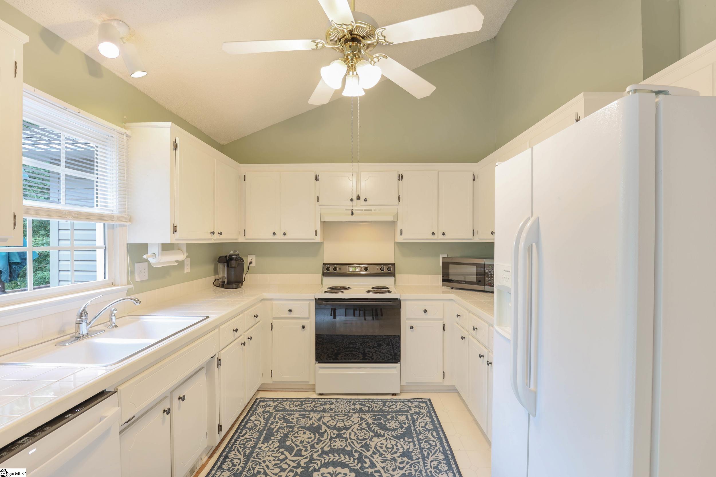 307 Oak Valley Drive Simpsonville, SC 29681