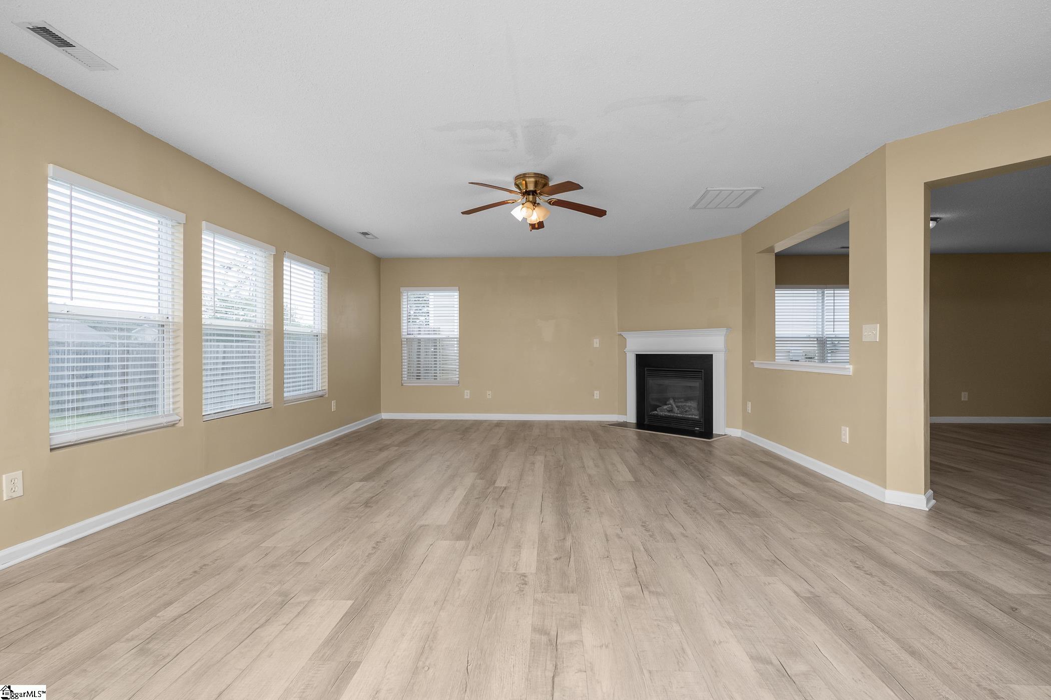 32 Border Avenue Simpsonville, SC 29680-7387