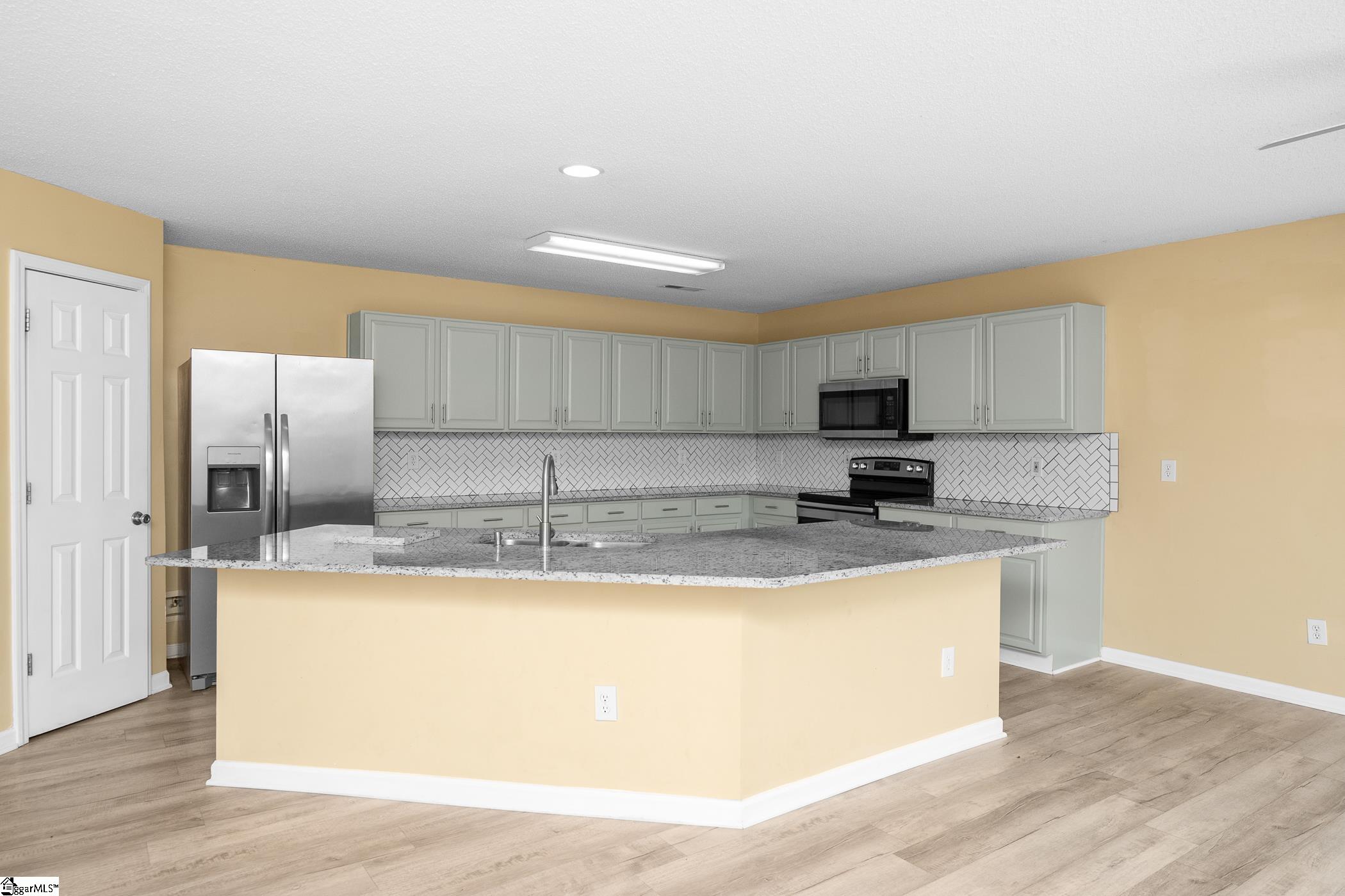 32 Border Avenue Simpsonville, SC 29680-7387