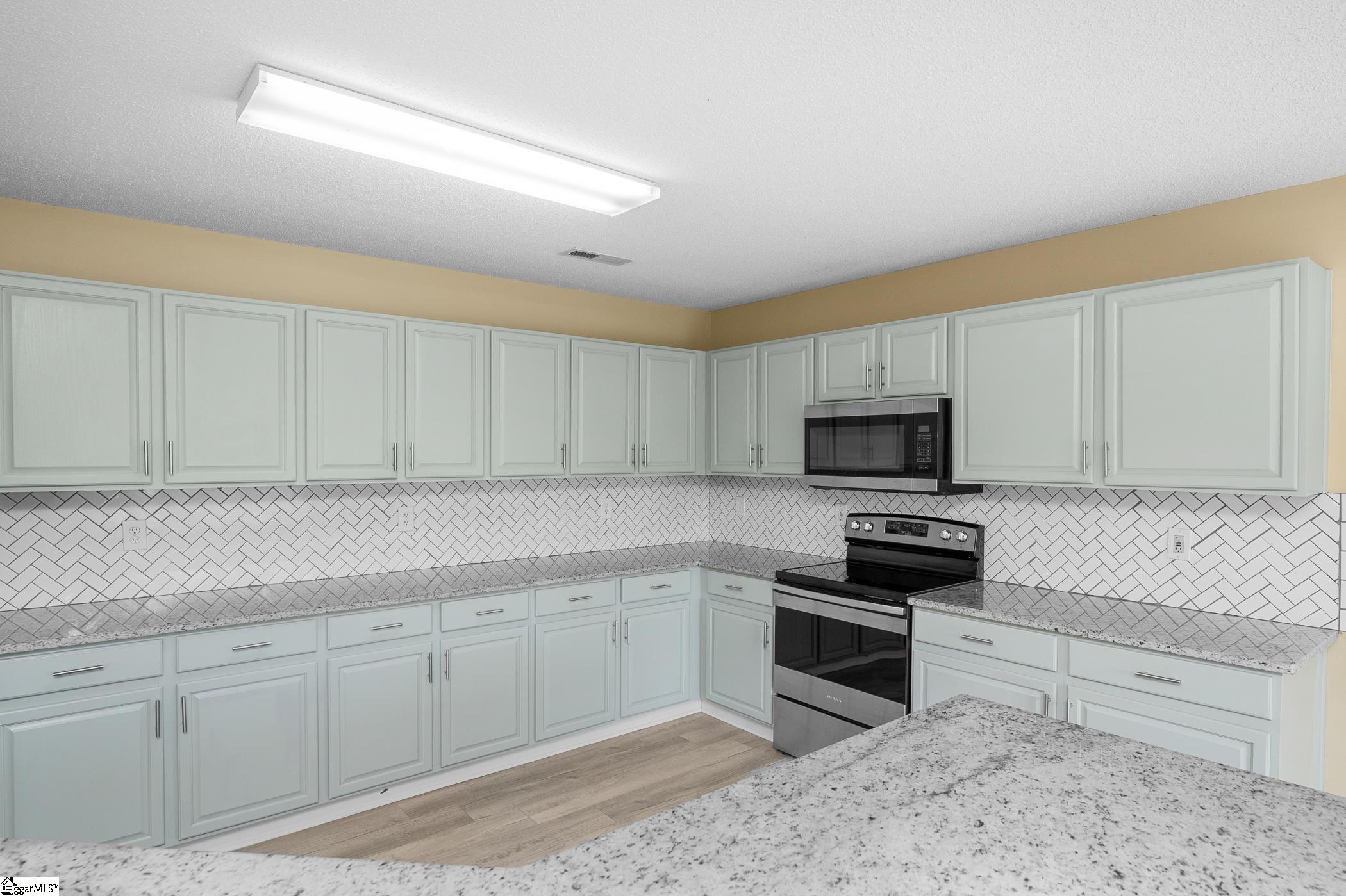 32 Border Avenue Simpsonville, SC 29680-7387