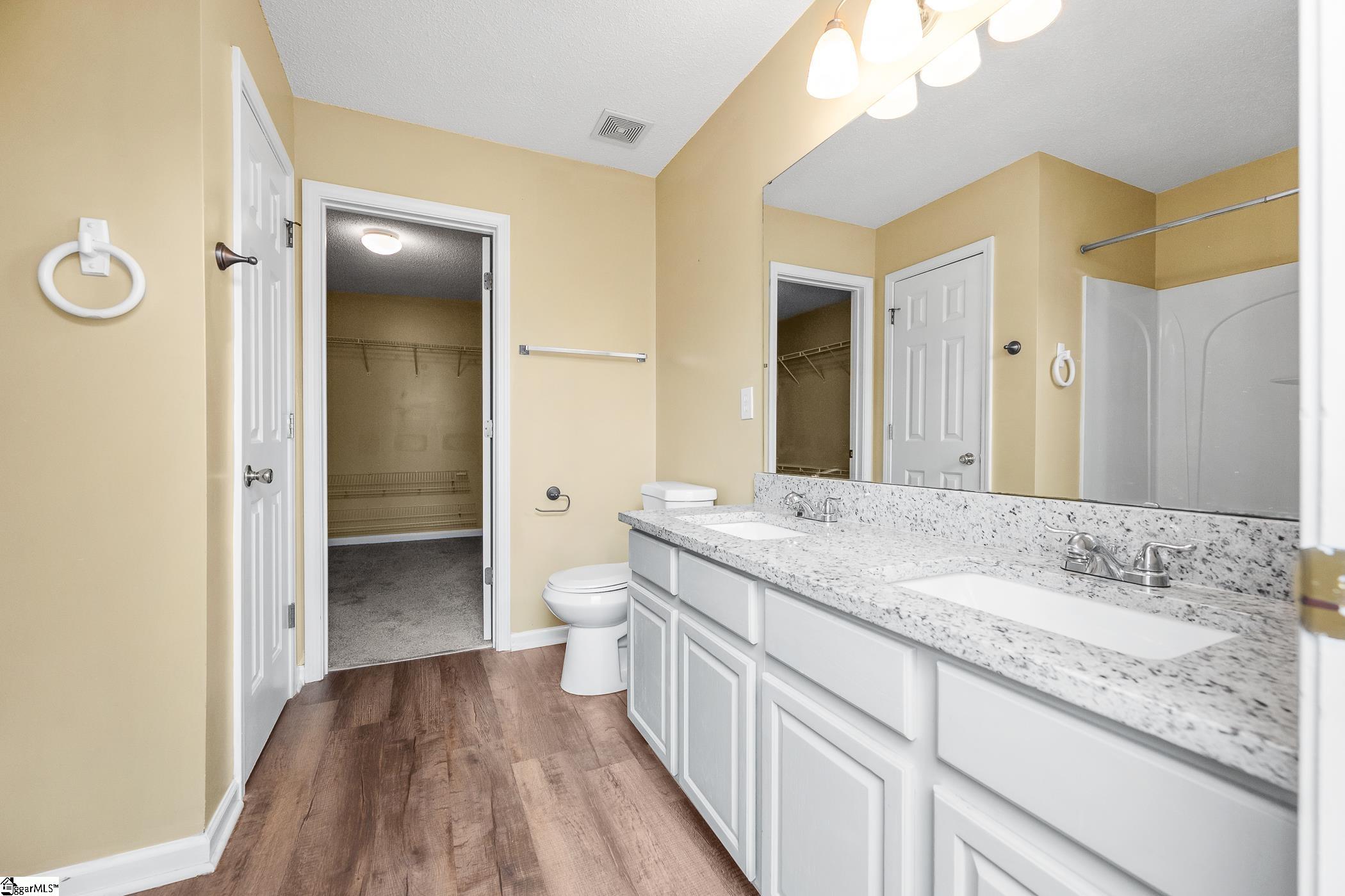 32 Border Avenue Simpsonville, SC 29680-7387