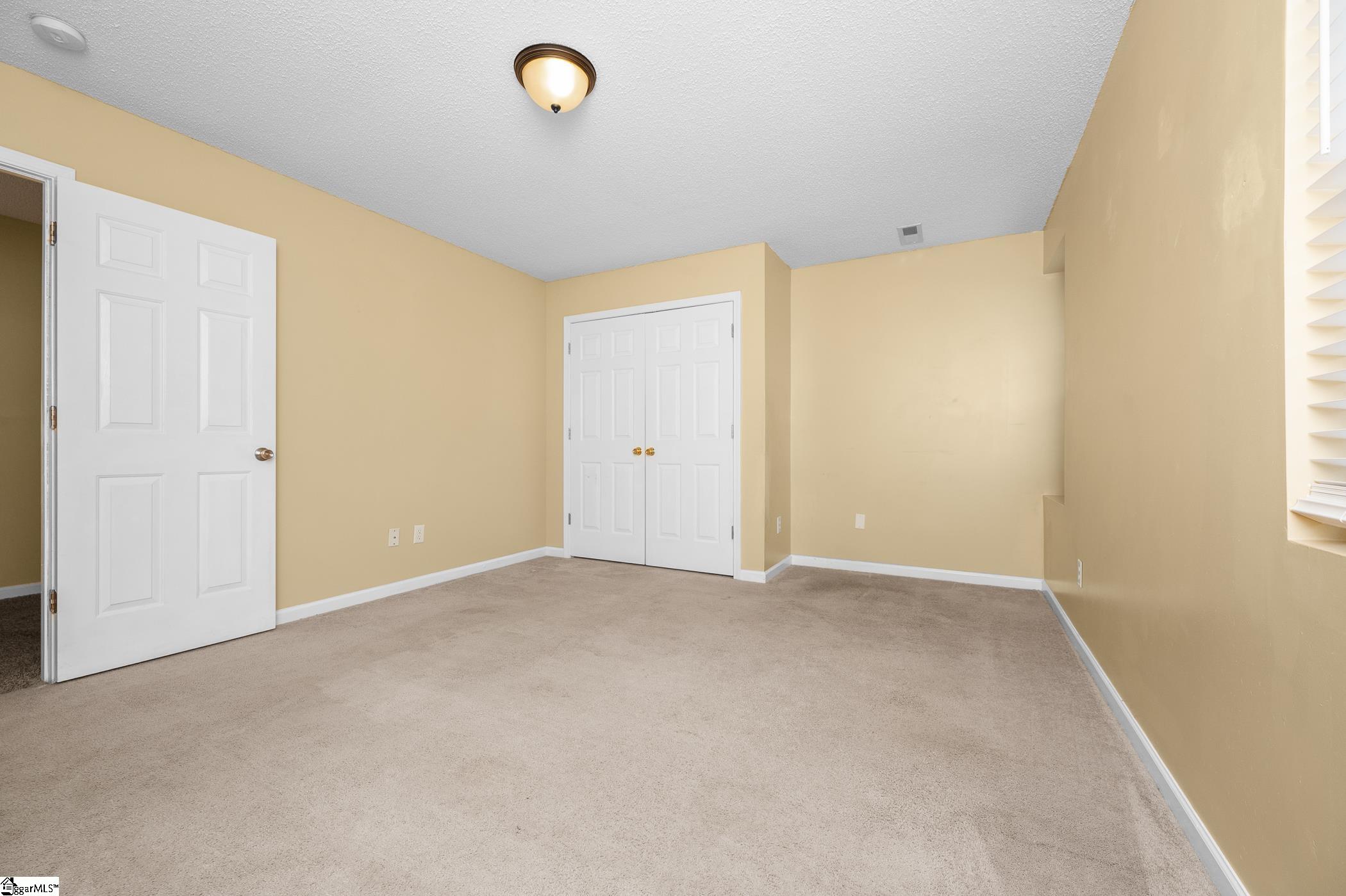 32 Border Avenue Simpsonville, SC 29680-7387