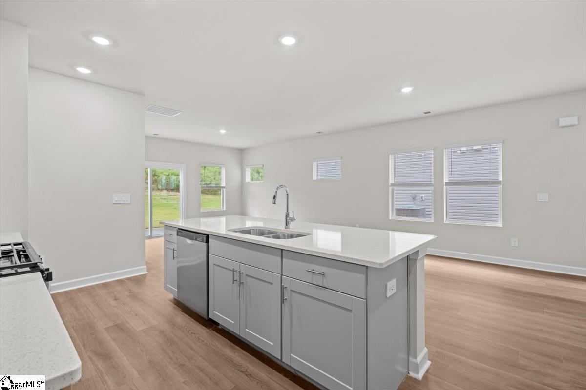895 Penfold Pointe Wellford, SC 29385