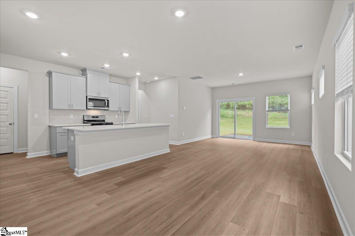 895 Penfold Pointe Wellford, SC 29385