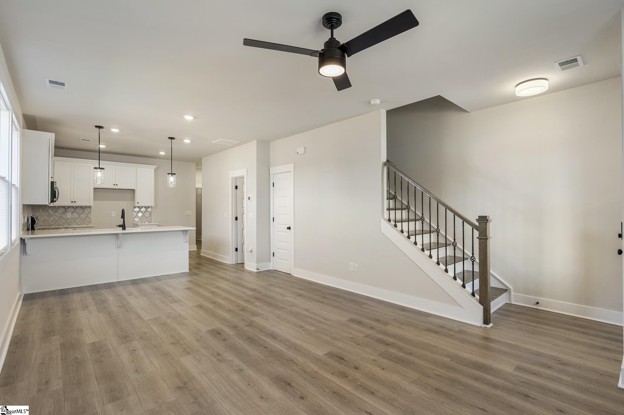 1198 N Pleasantburg Drive Greenville, SC 29607