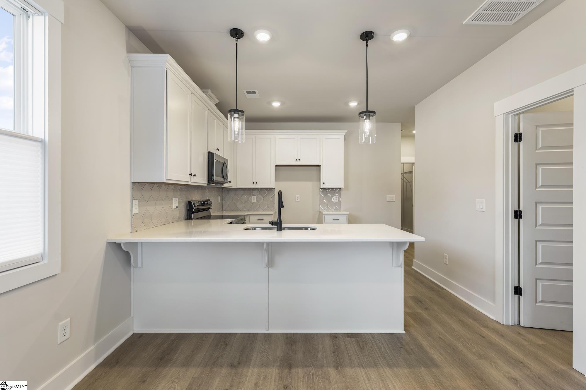 1198 N Pleasantburg Drive Greenville, SC 29607