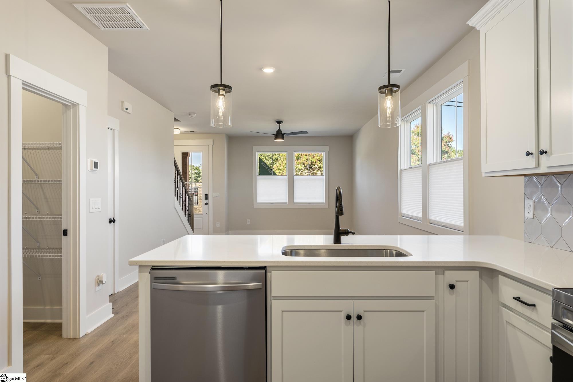 1198 N Pleasantburg Drive Greenville, SC 29607