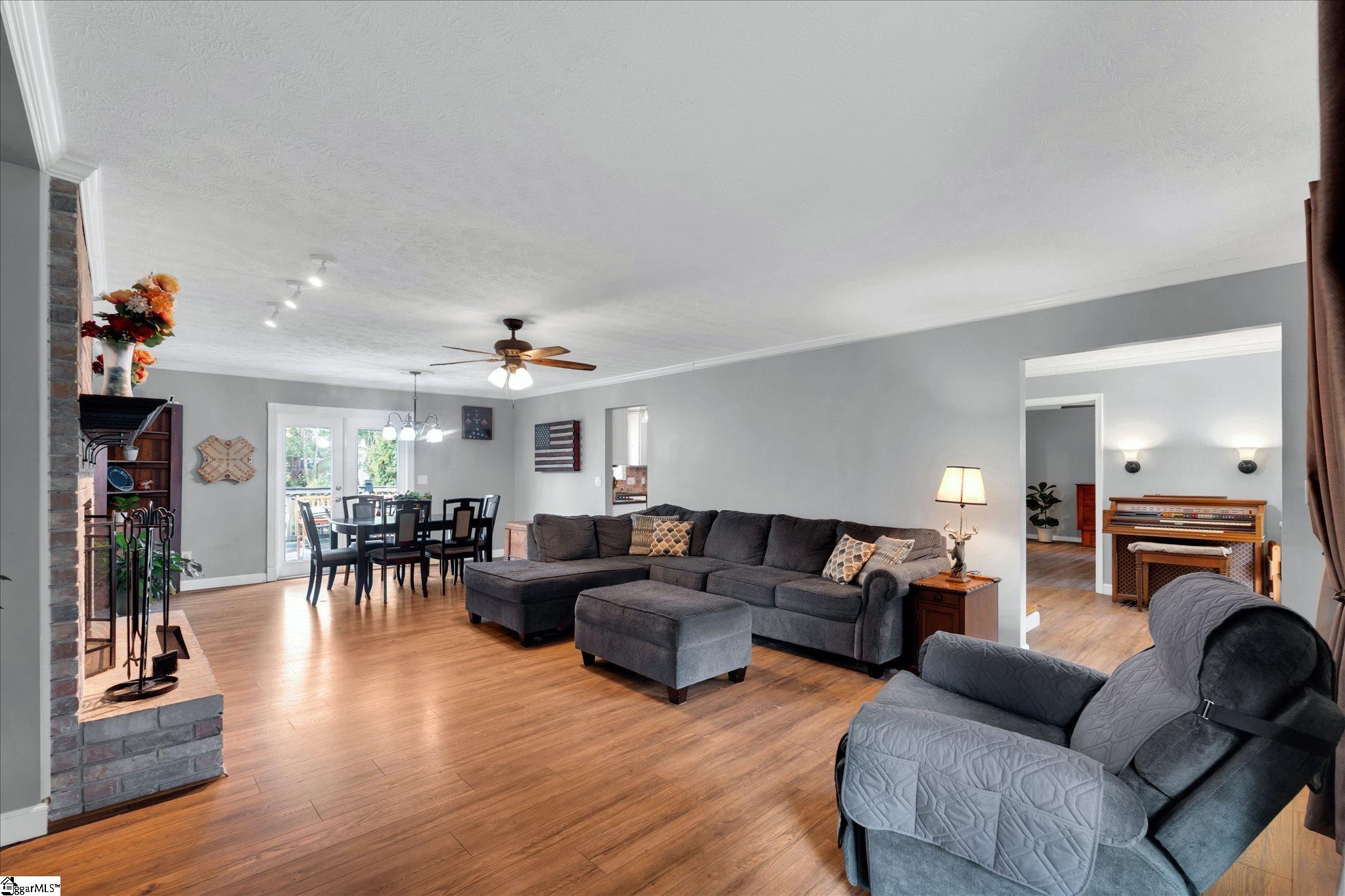 1002 Greenwood Court Easley, SC 29642