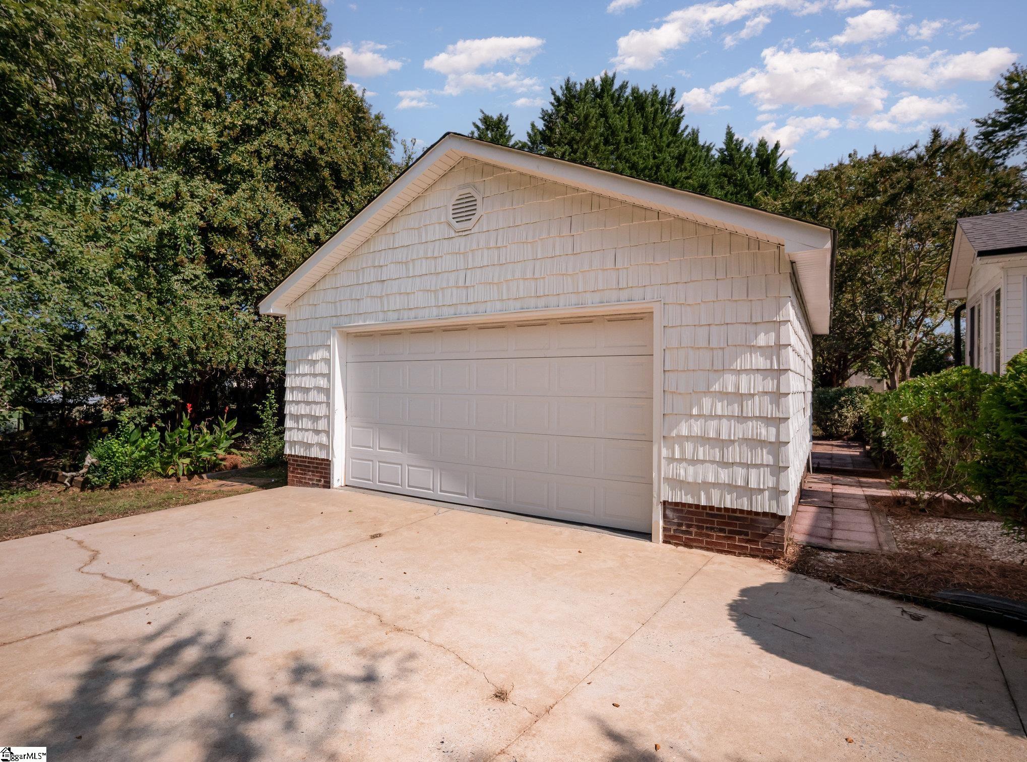 4 Mountain Crest Drive Taylors, SC 29687