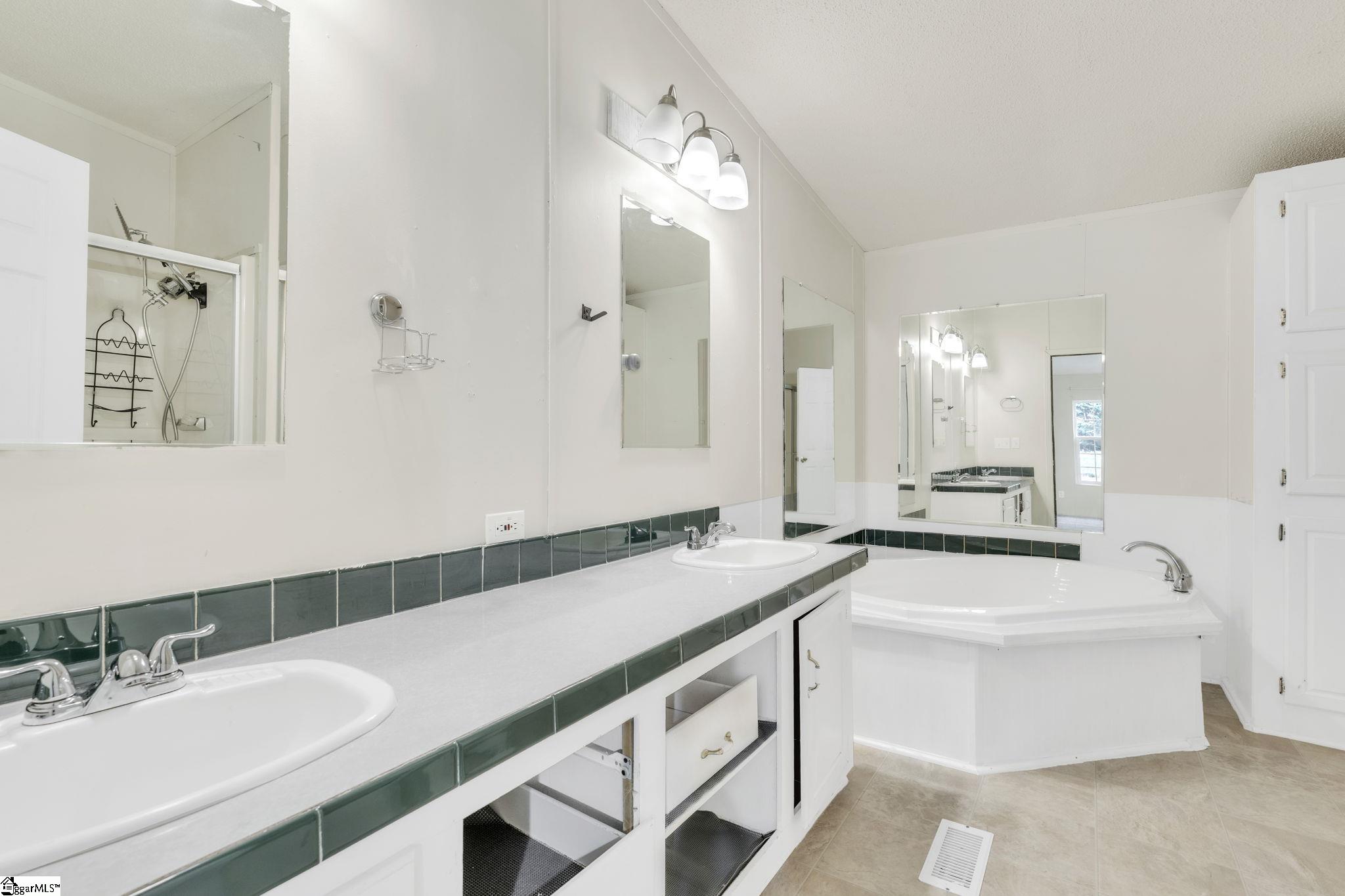 121 Breezewood Drive Westminster, SC 29693