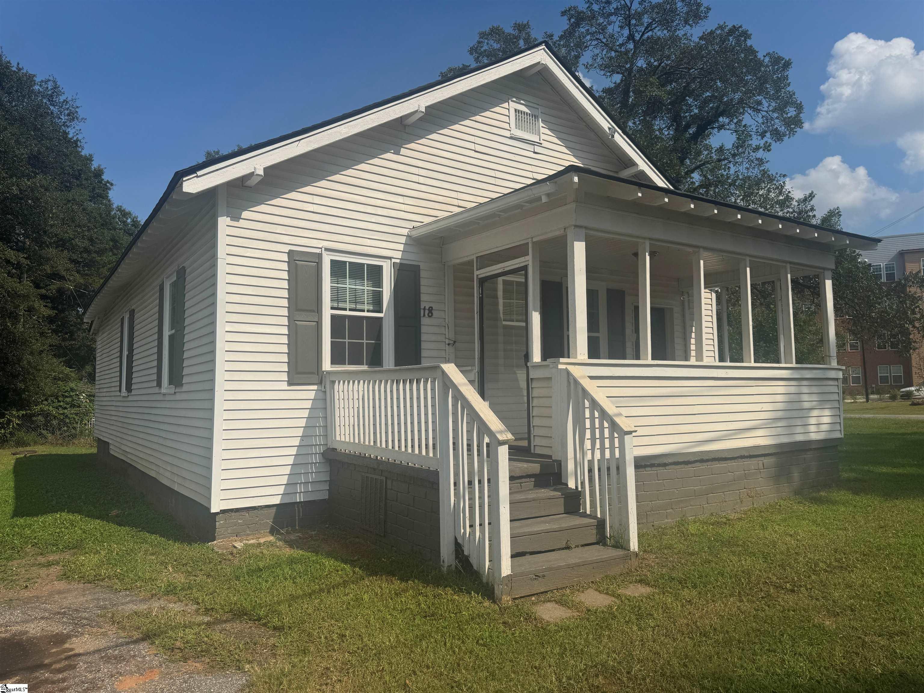 18 8th Avenue Greenville, SC 29611