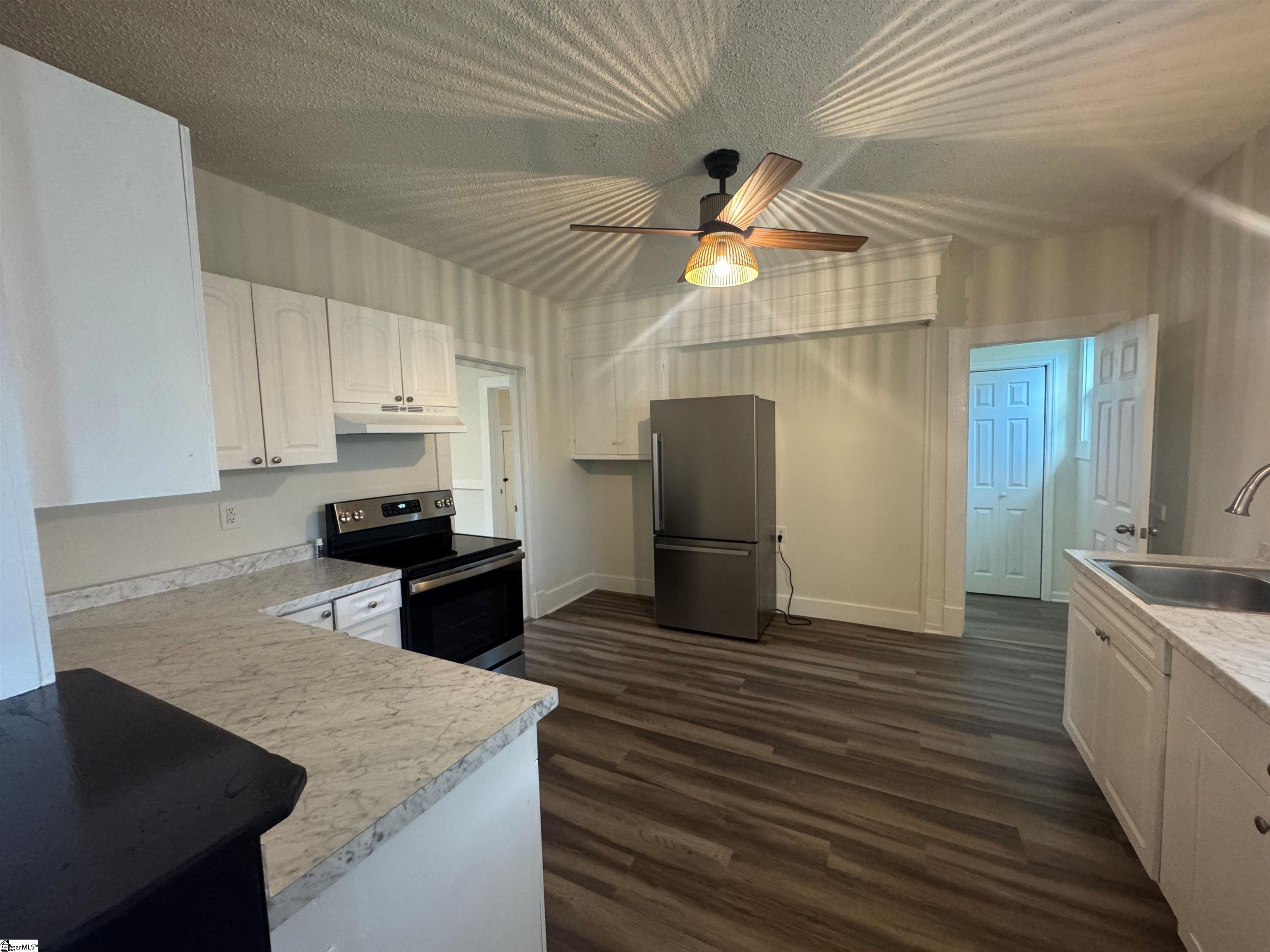18 8th Avenue Greenville, SC 29611