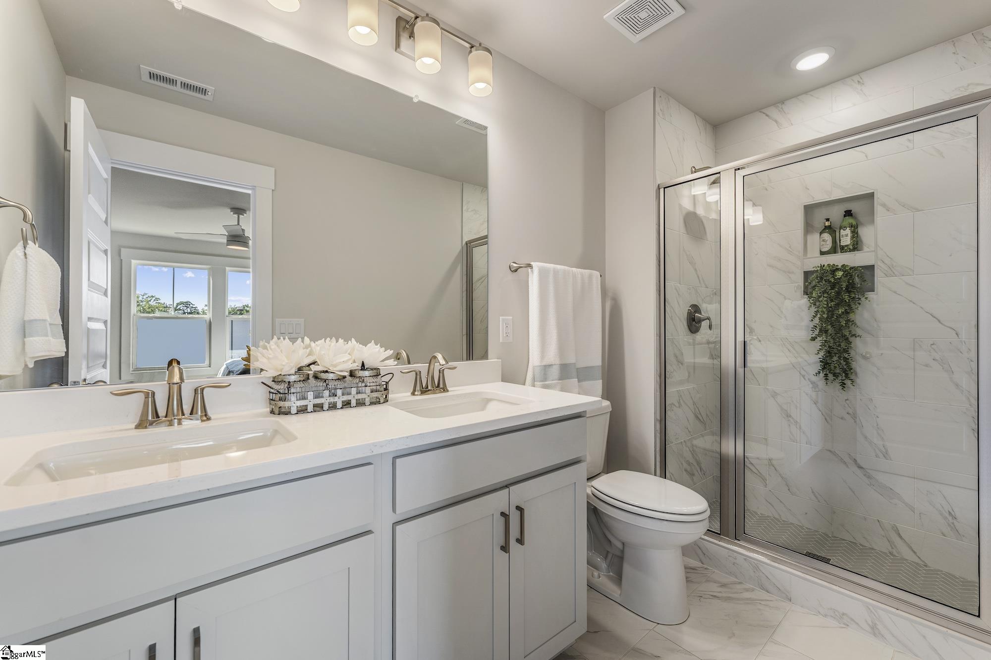 1194 N Pleasantburg Drive Greenville, SC 29607