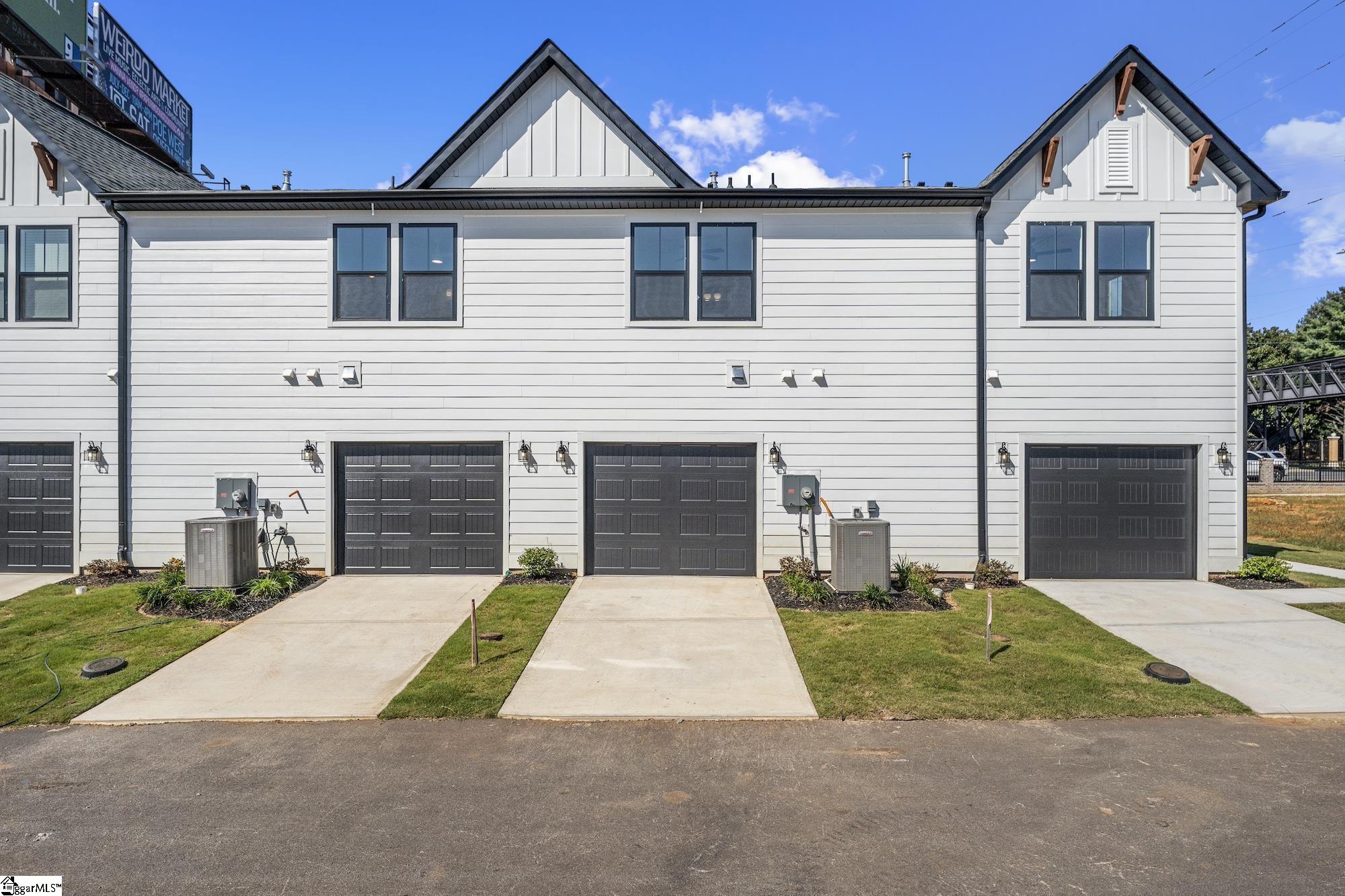 1194 N Pleasantburg Drive Greenville, SC 29607