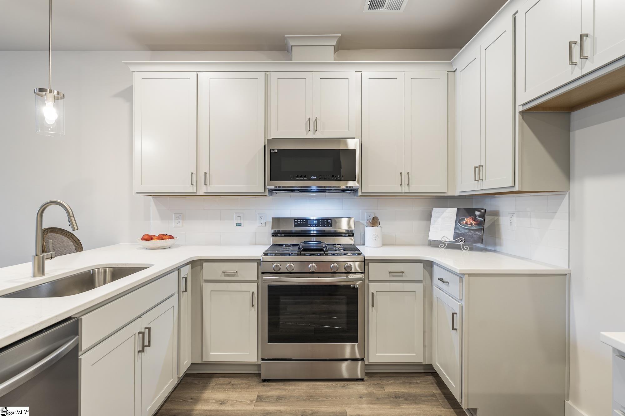 1194 N Pleasantburg Drive Greenville, SC 29607
