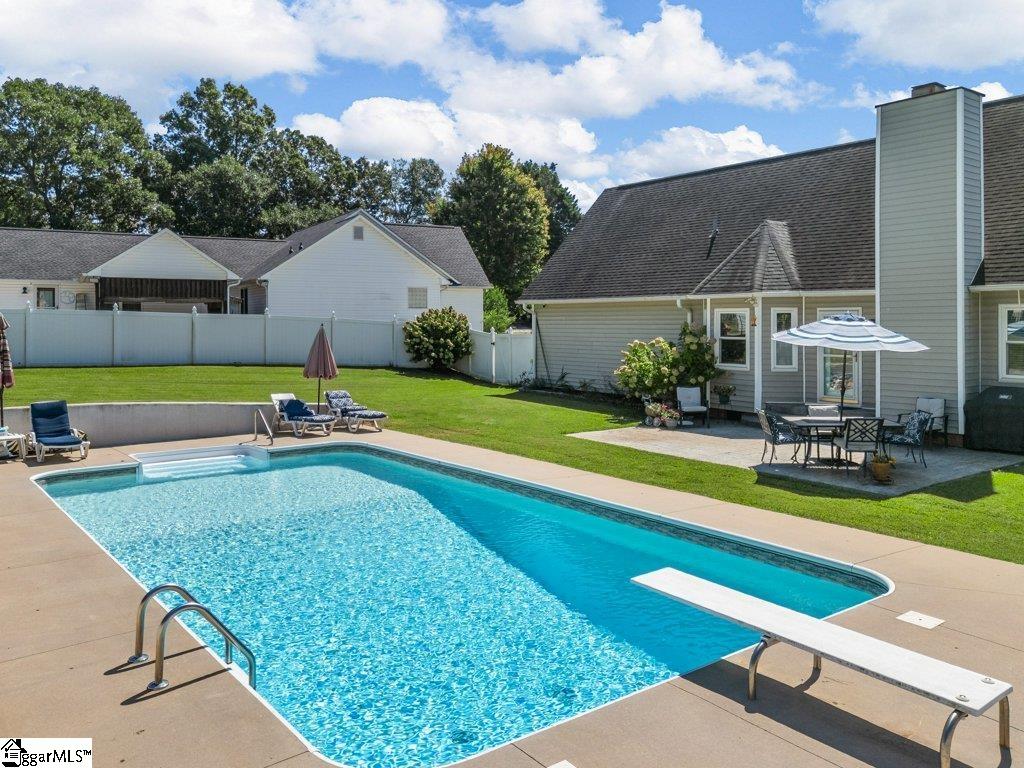 6 Carolina Oaks Drive Chesnee, SC 29323