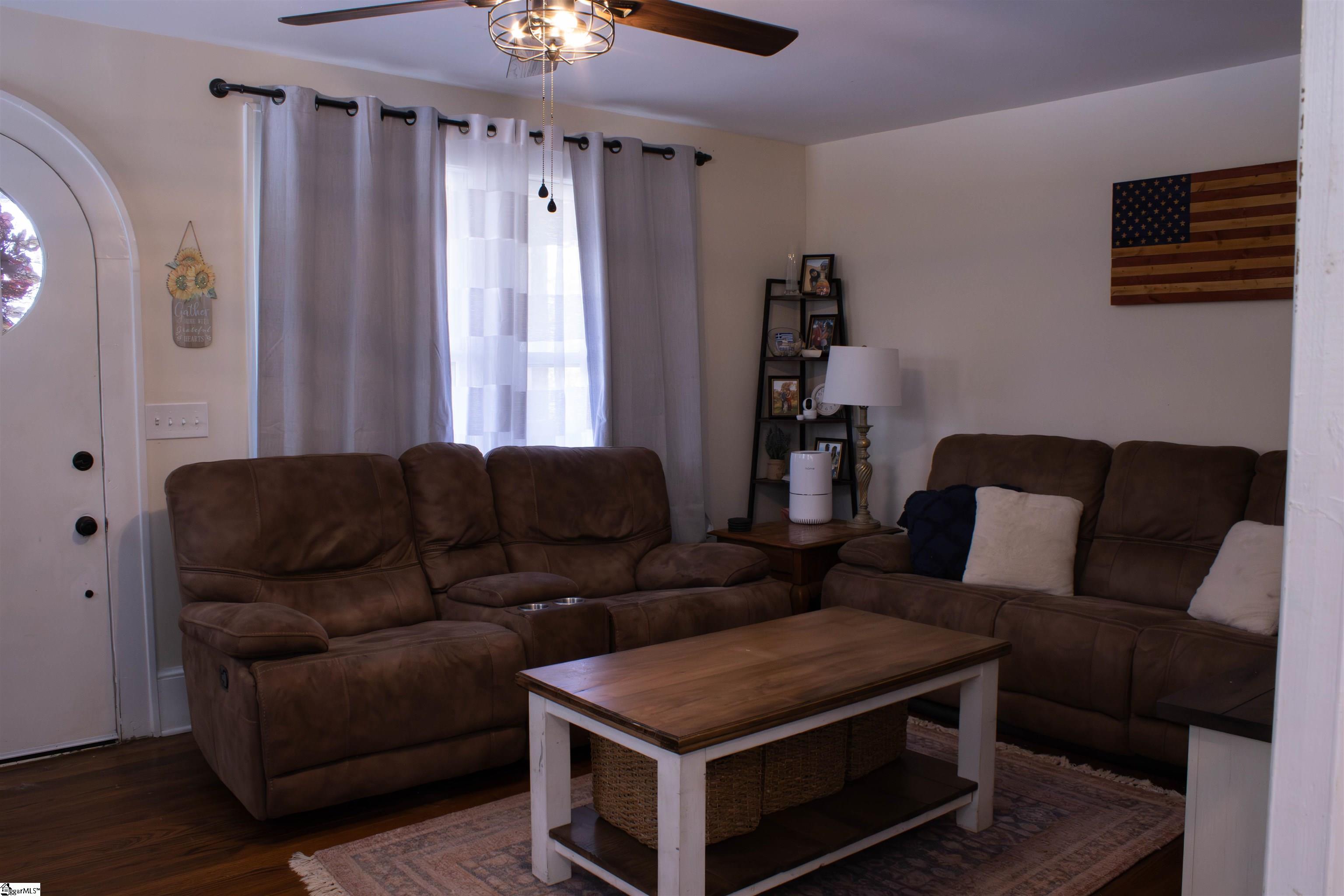 5803 W Highway 76 W Laurens, SC 29360