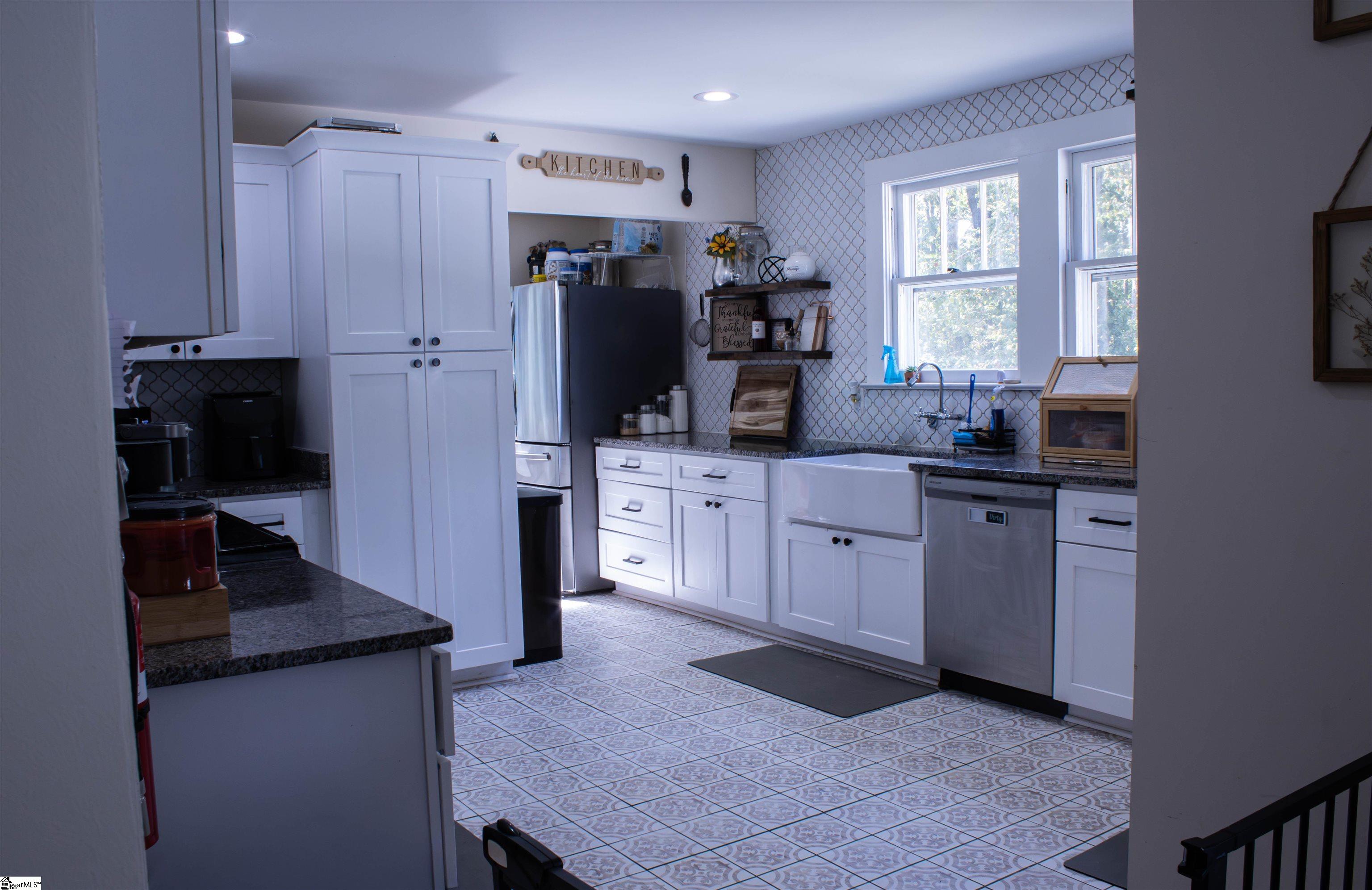 5803 W Highway 76 W Laurens, SC 29360