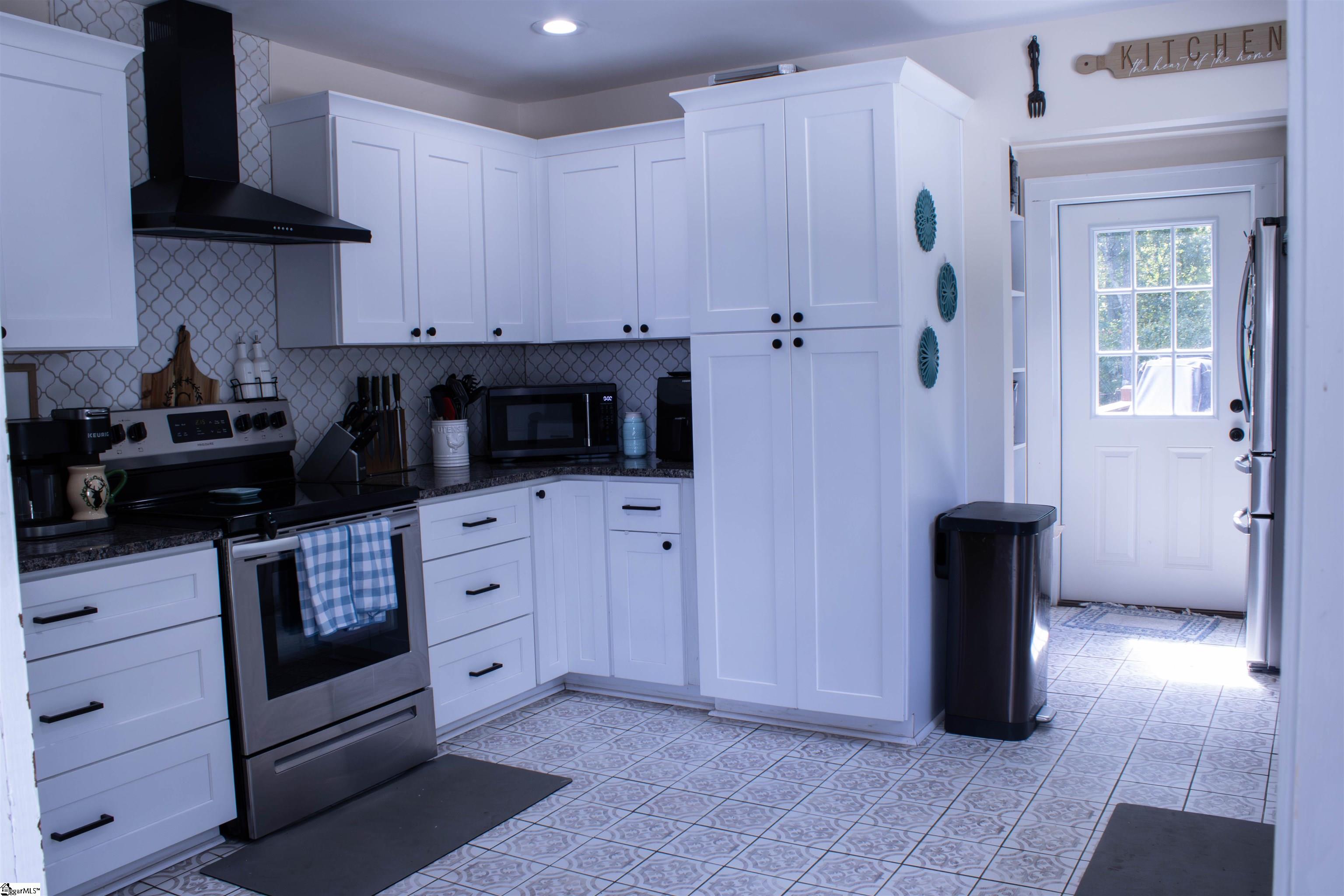 5803 W Highway 76 W Laurens, SC 29360