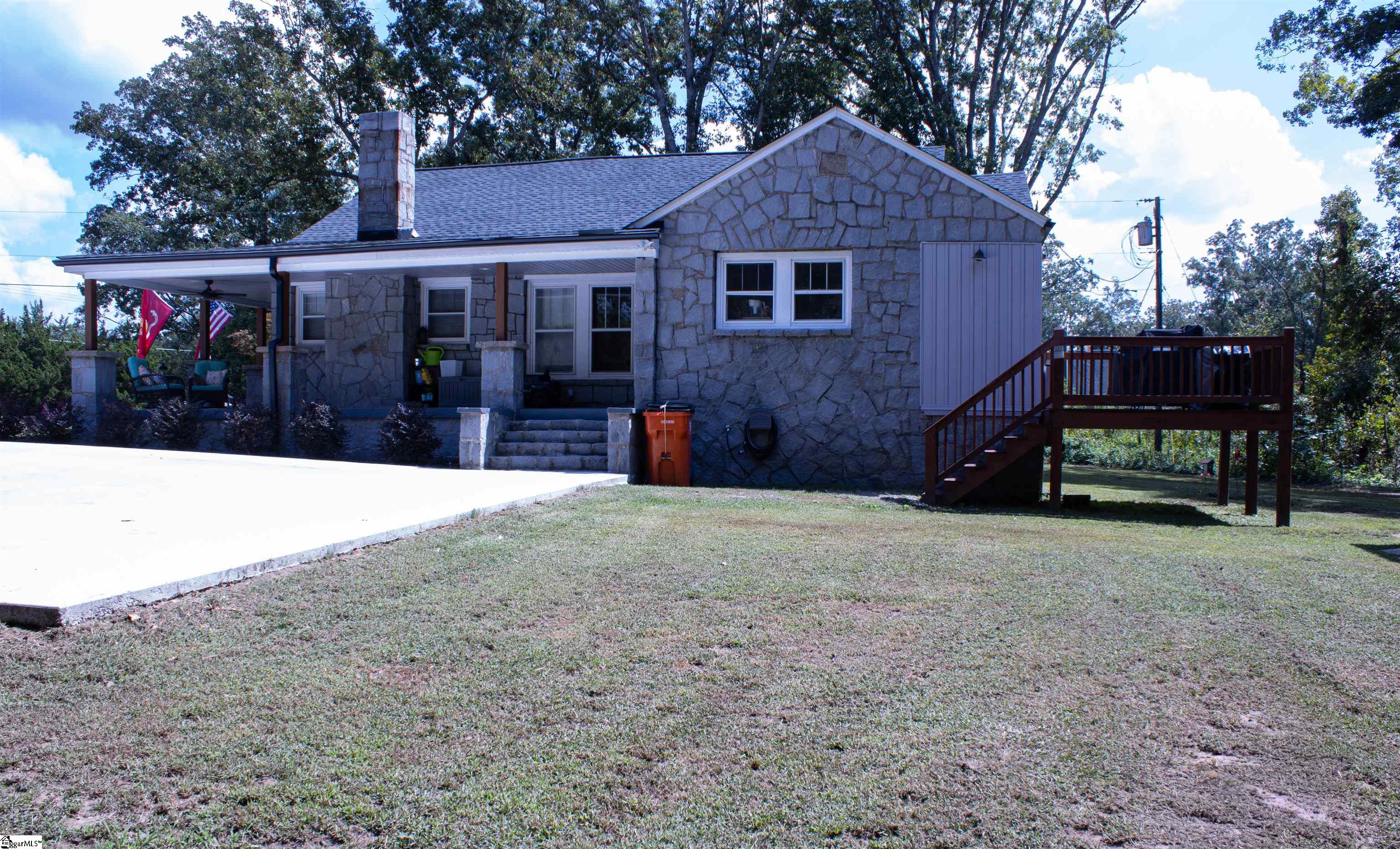 5803 W Highway 76 W Laurens, SC 29360
