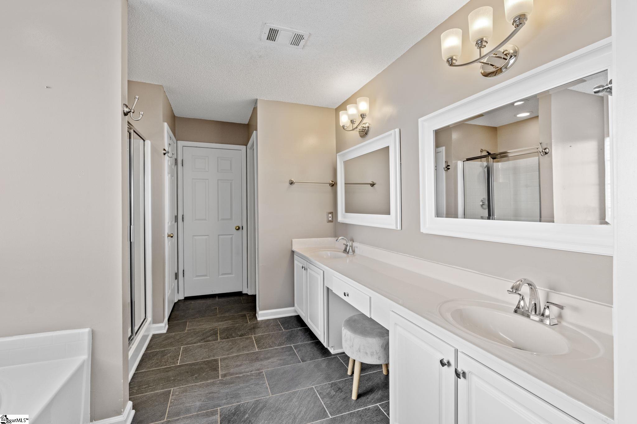 8 Breckenridge Court Greenville, SC 29615