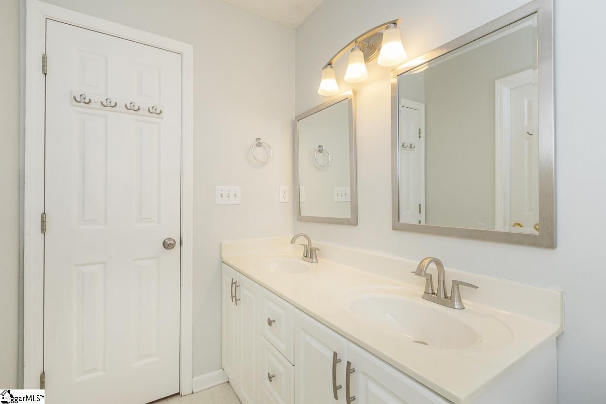 122 Kingsgate Way Anderson, SC 29621