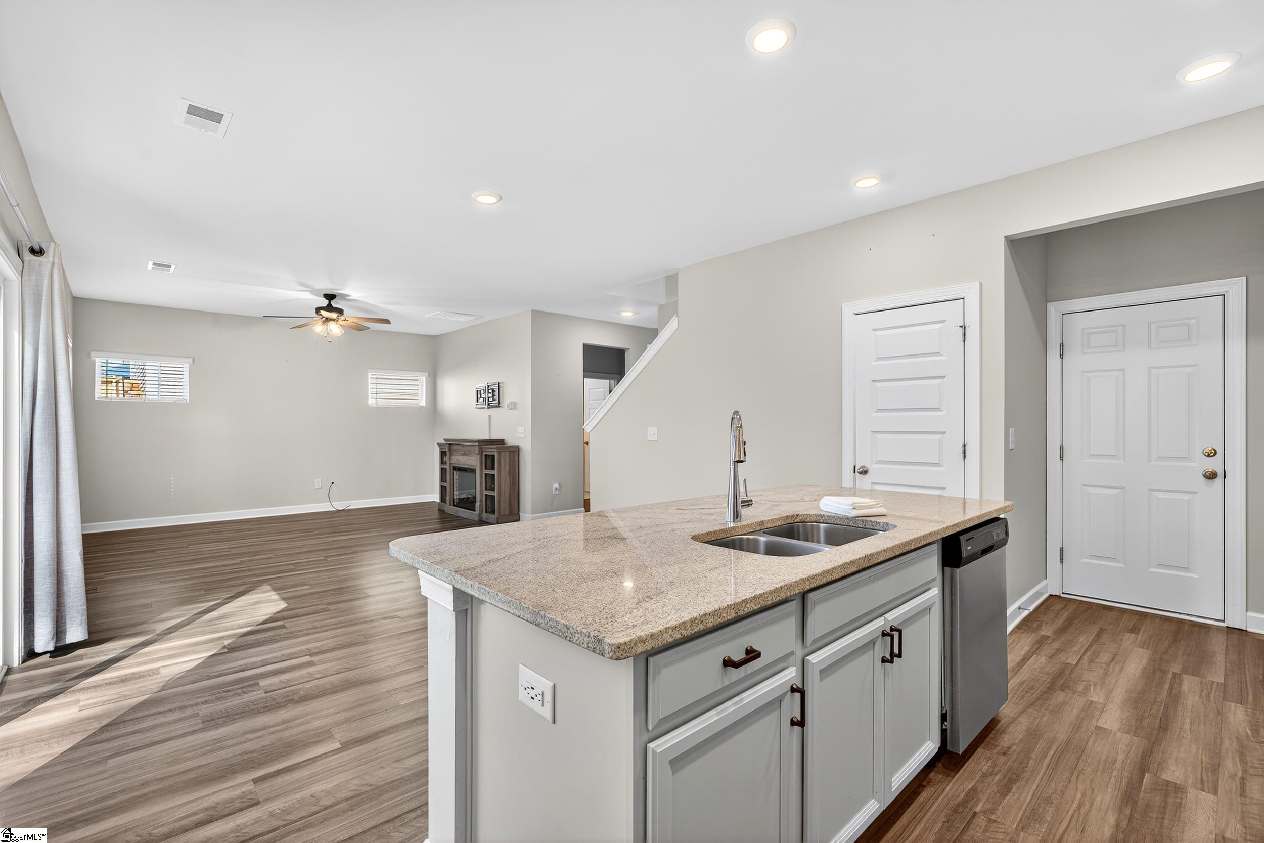 637 Grays Creek Road Spartanburg, SC 29303-4446