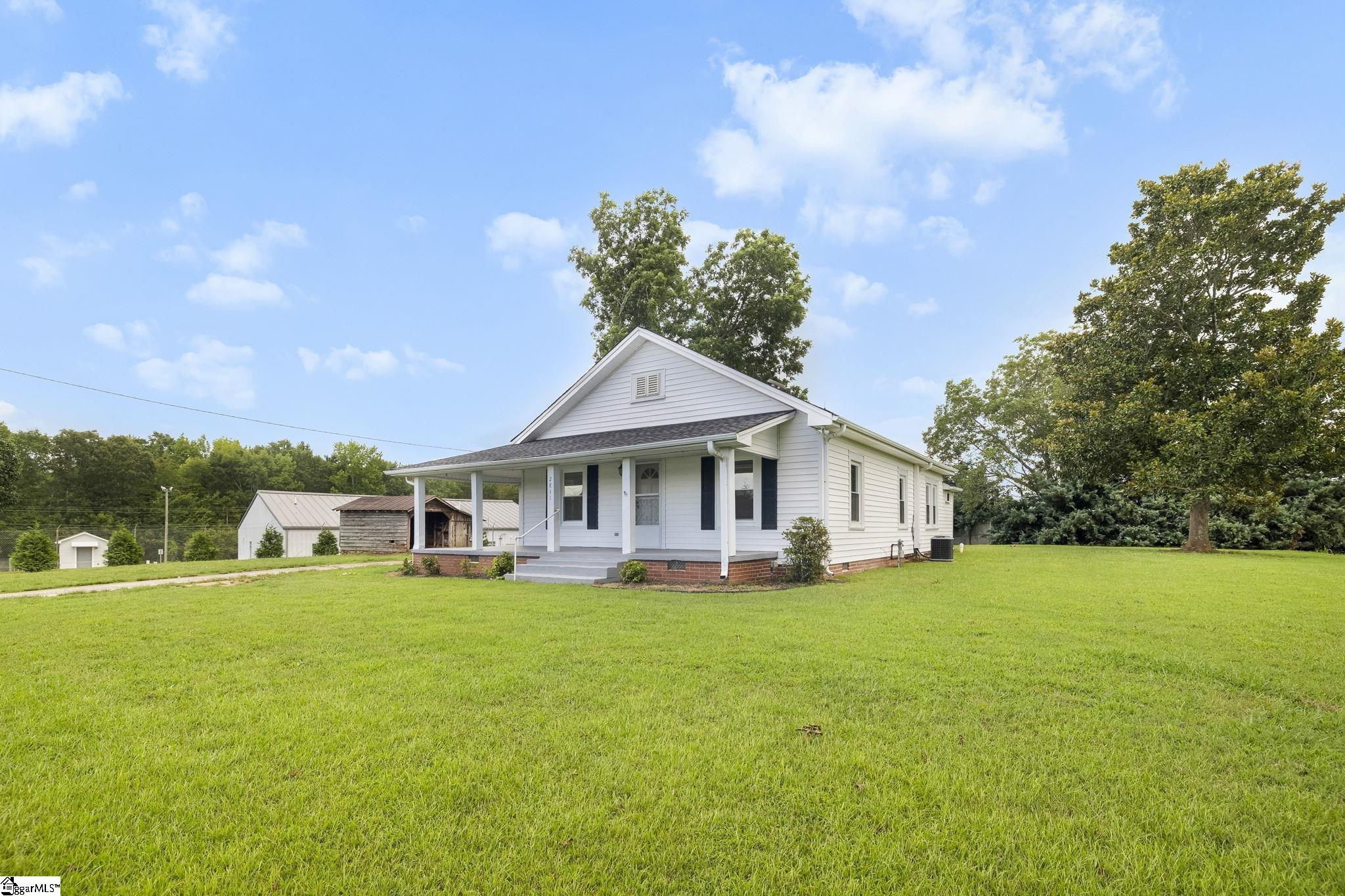 2811 Locust Hill Road Taylors, SC 29687