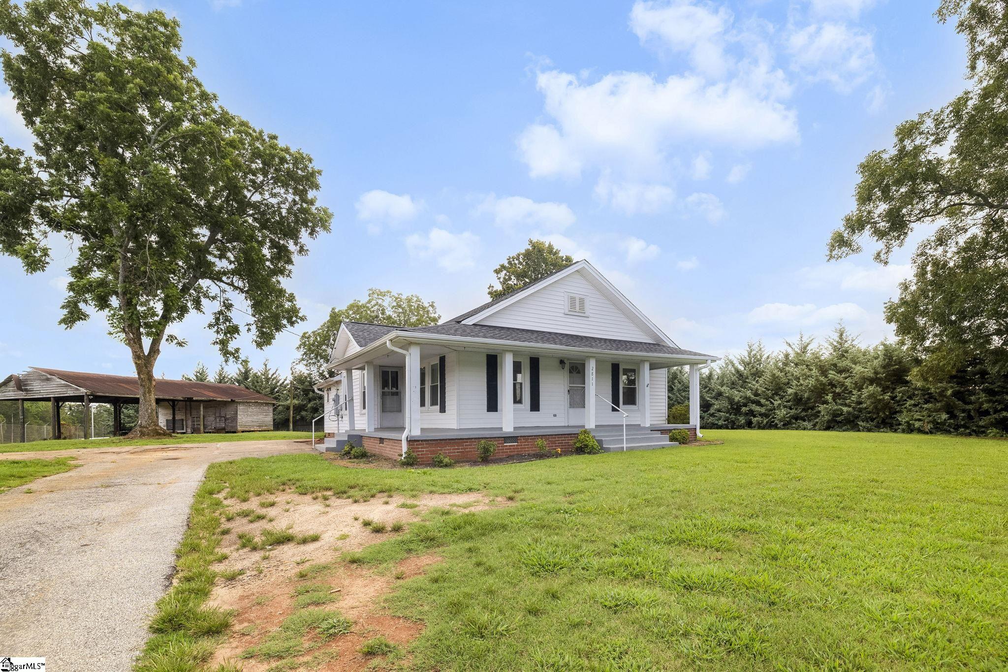 2811 Locust Hill Road Taylors, SC 29687