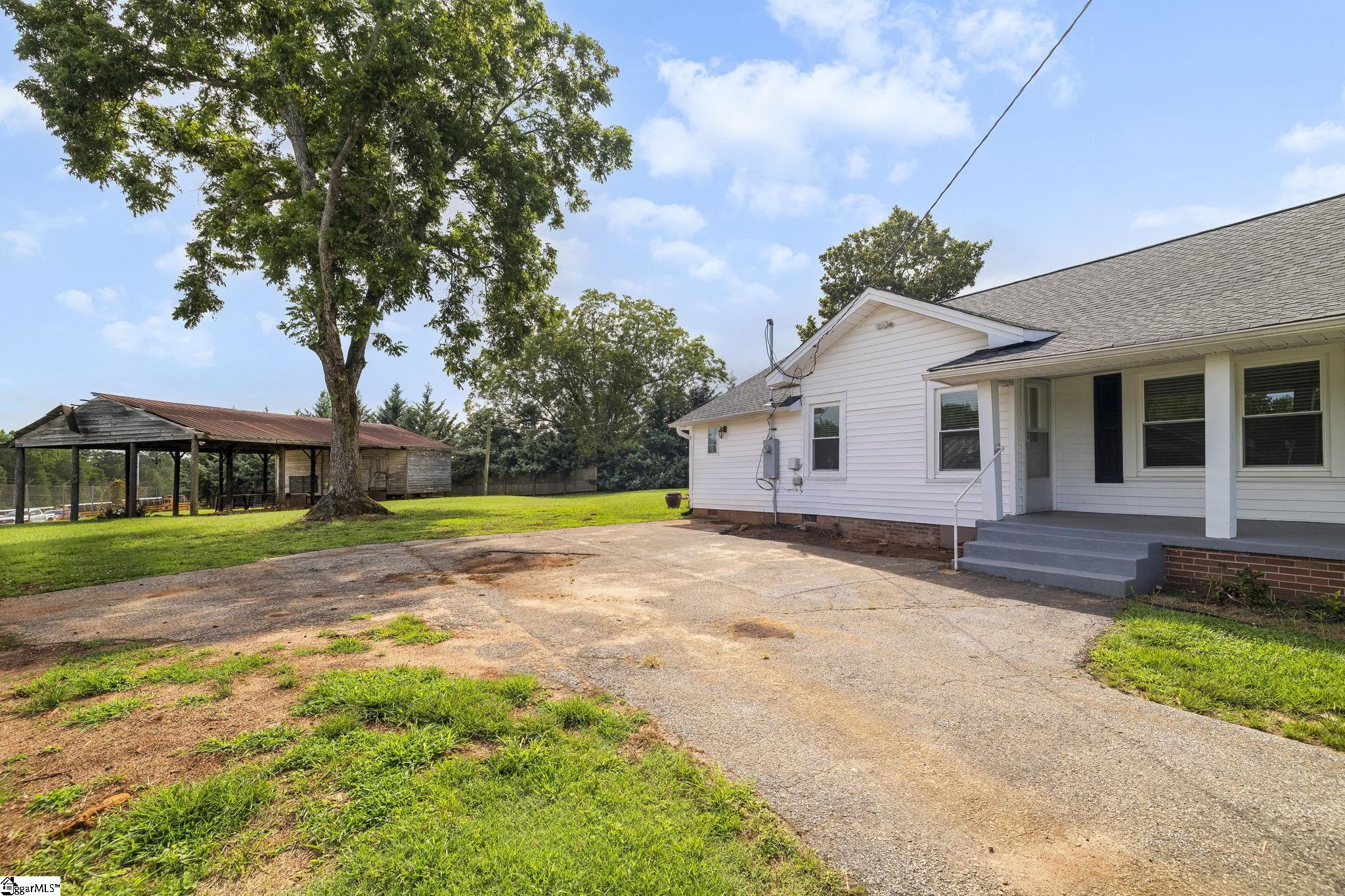 2811 Locust Hill Road Taylors, SC 29687