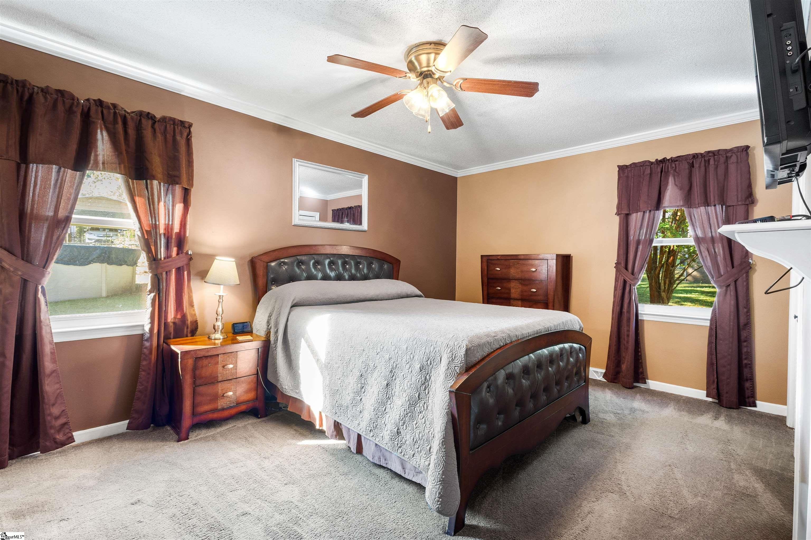 108 Edgewood Drive Laurens, SC 29360