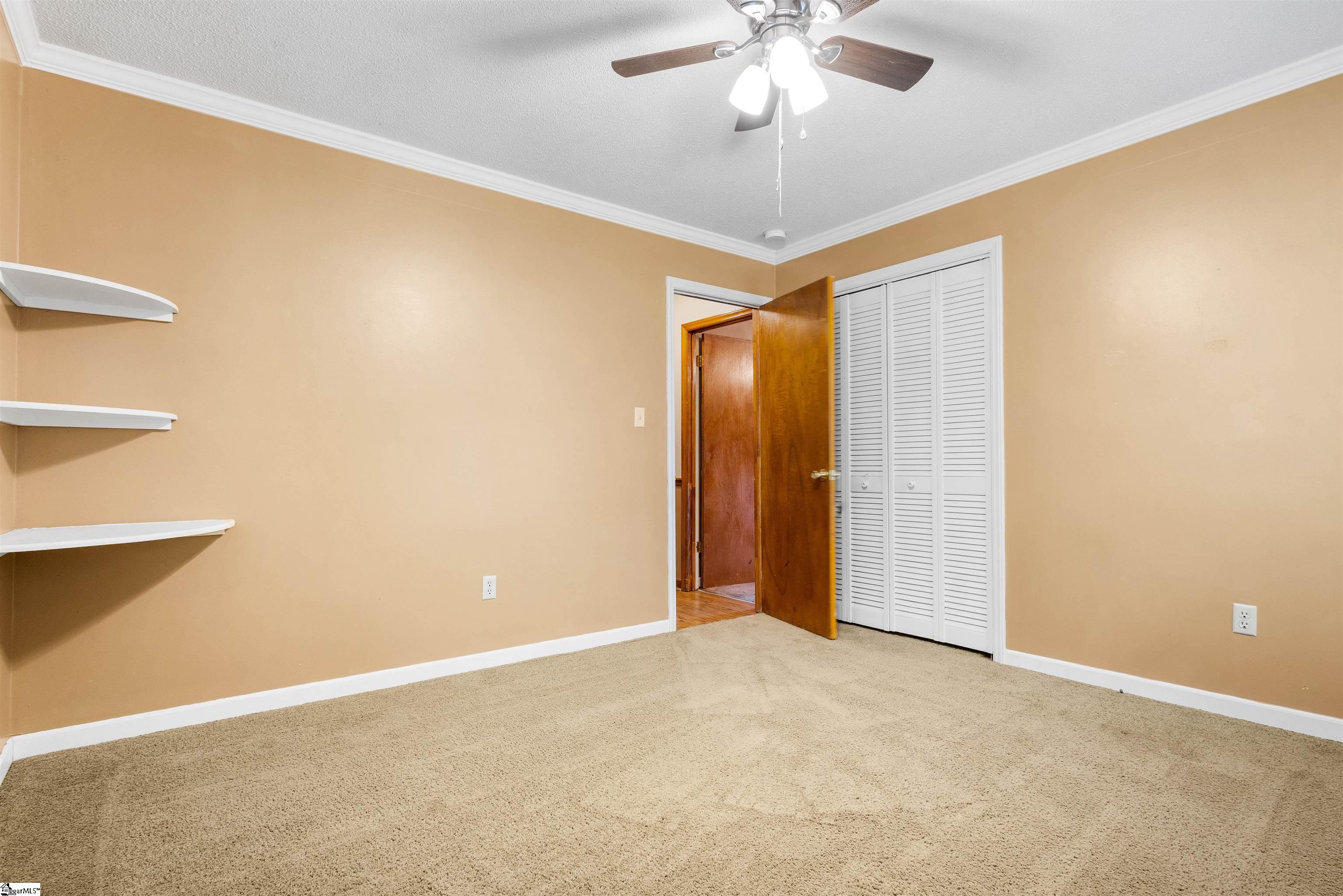 108 Edgewood Drive Laurens, SC 29360