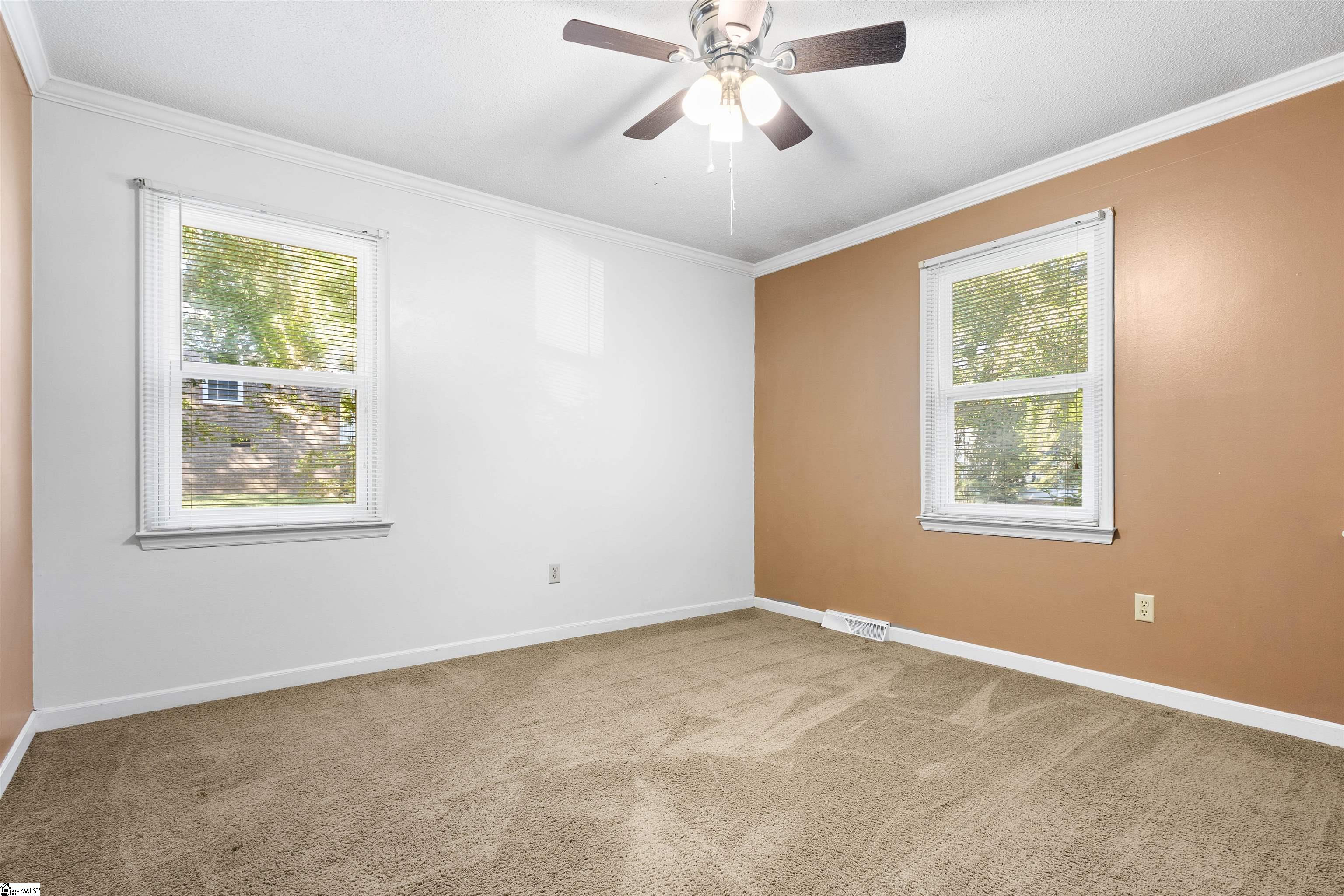 108 Edgewood Drive Laurens, SC 29360