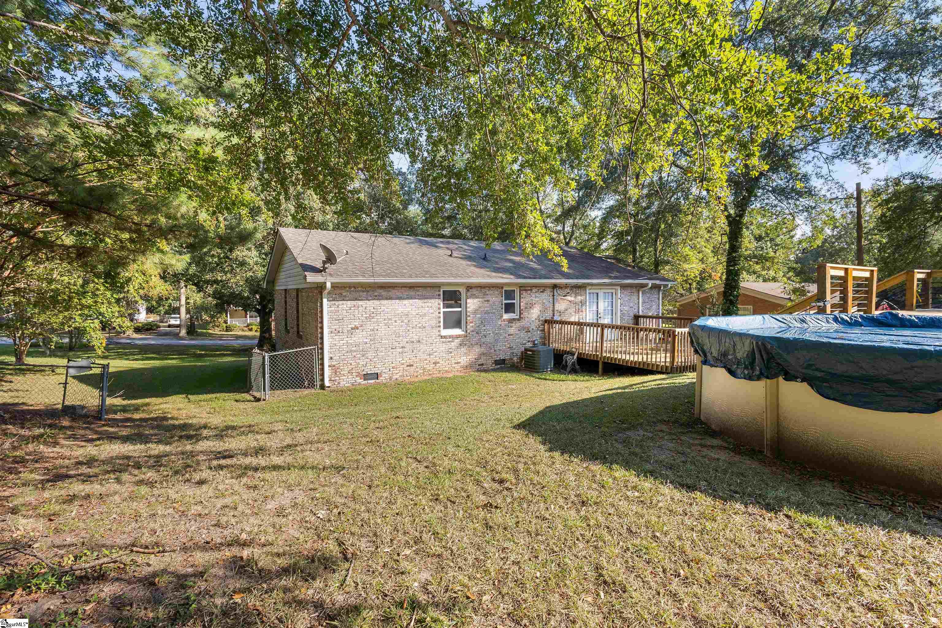 108 Edgewood Drive Laurens, SC 29360