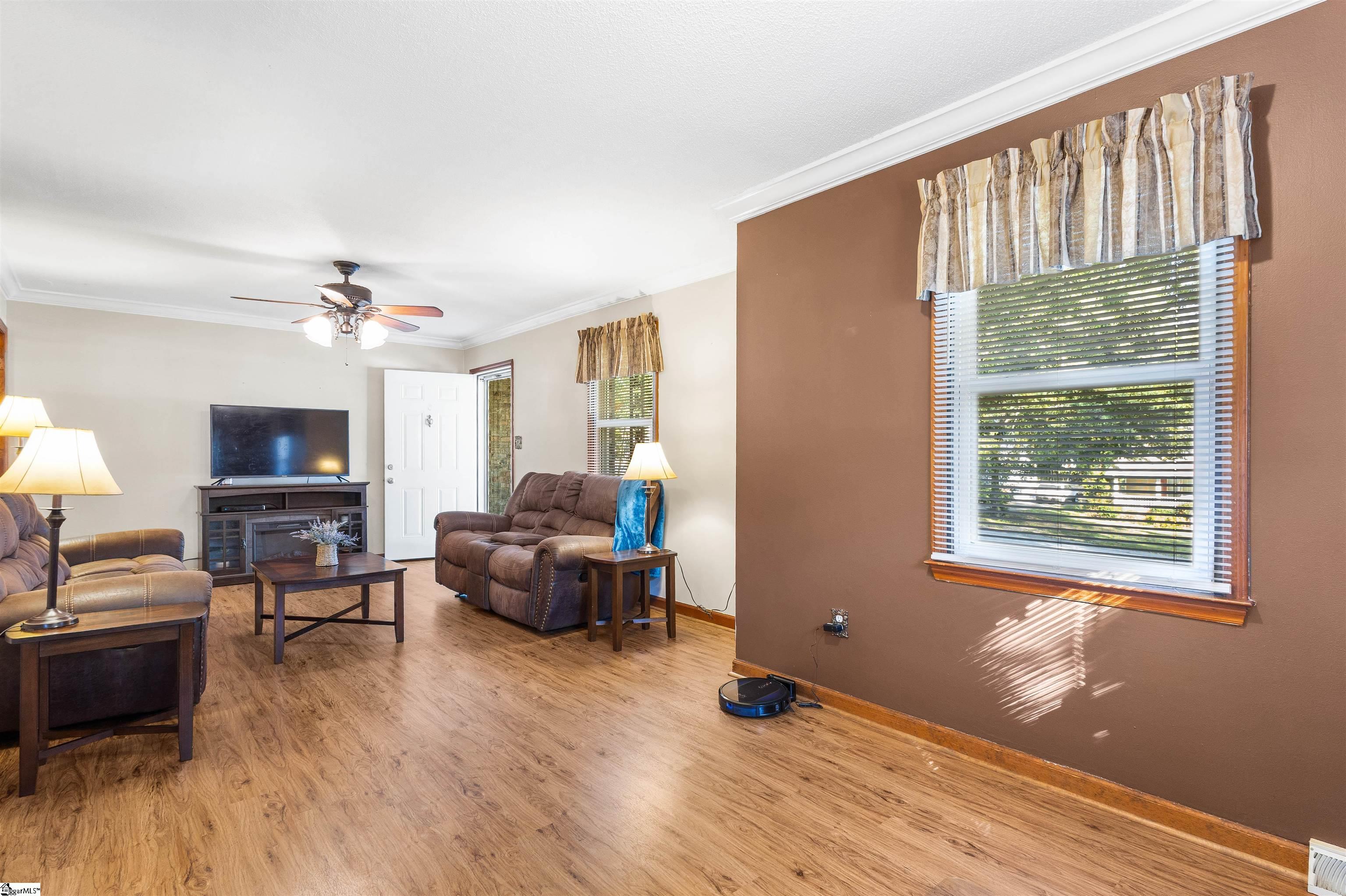 108 Edgewood Drive Laurens, SC 29360