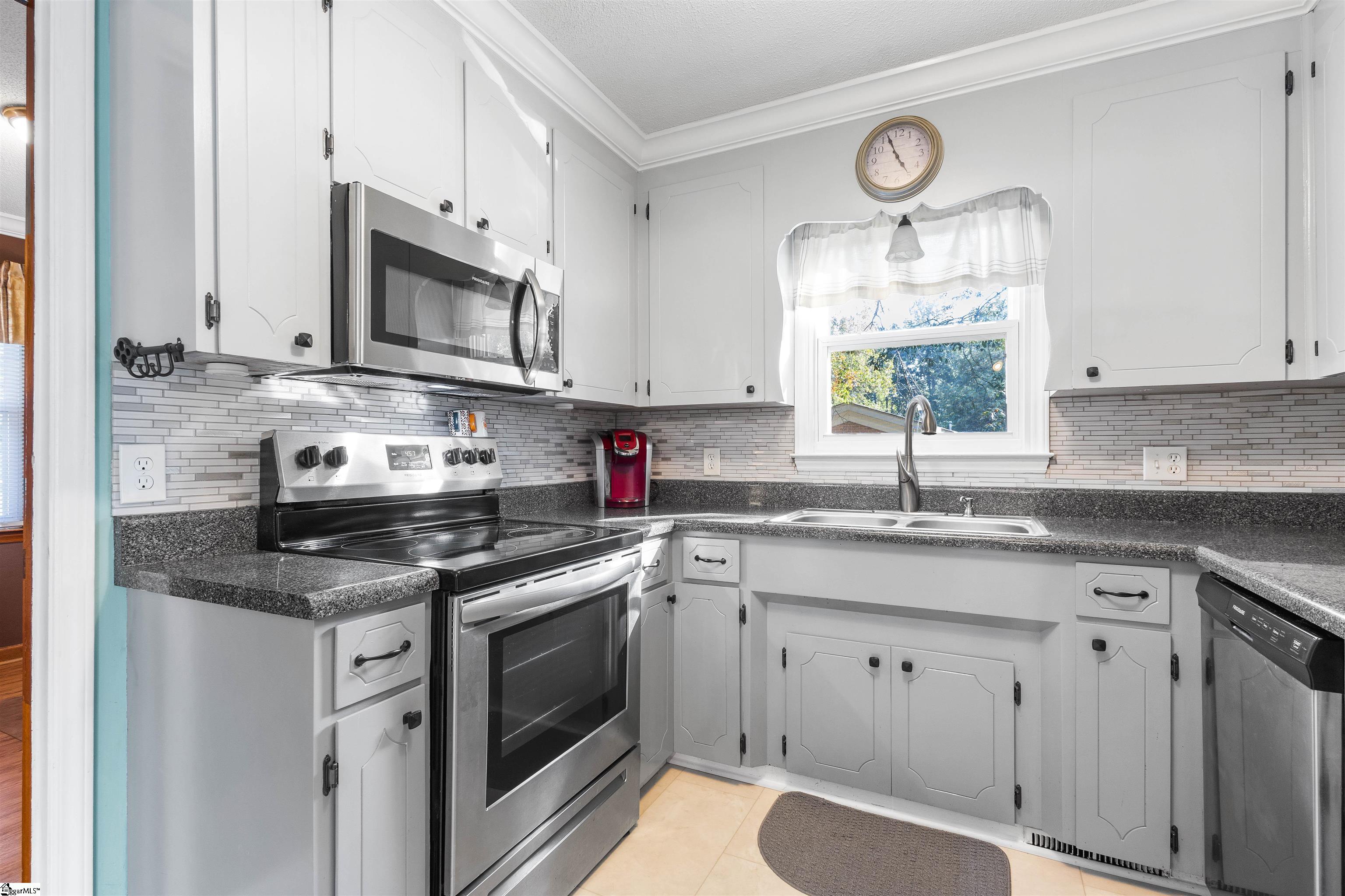 108 Edgewood Drive Laurens, SC 29360