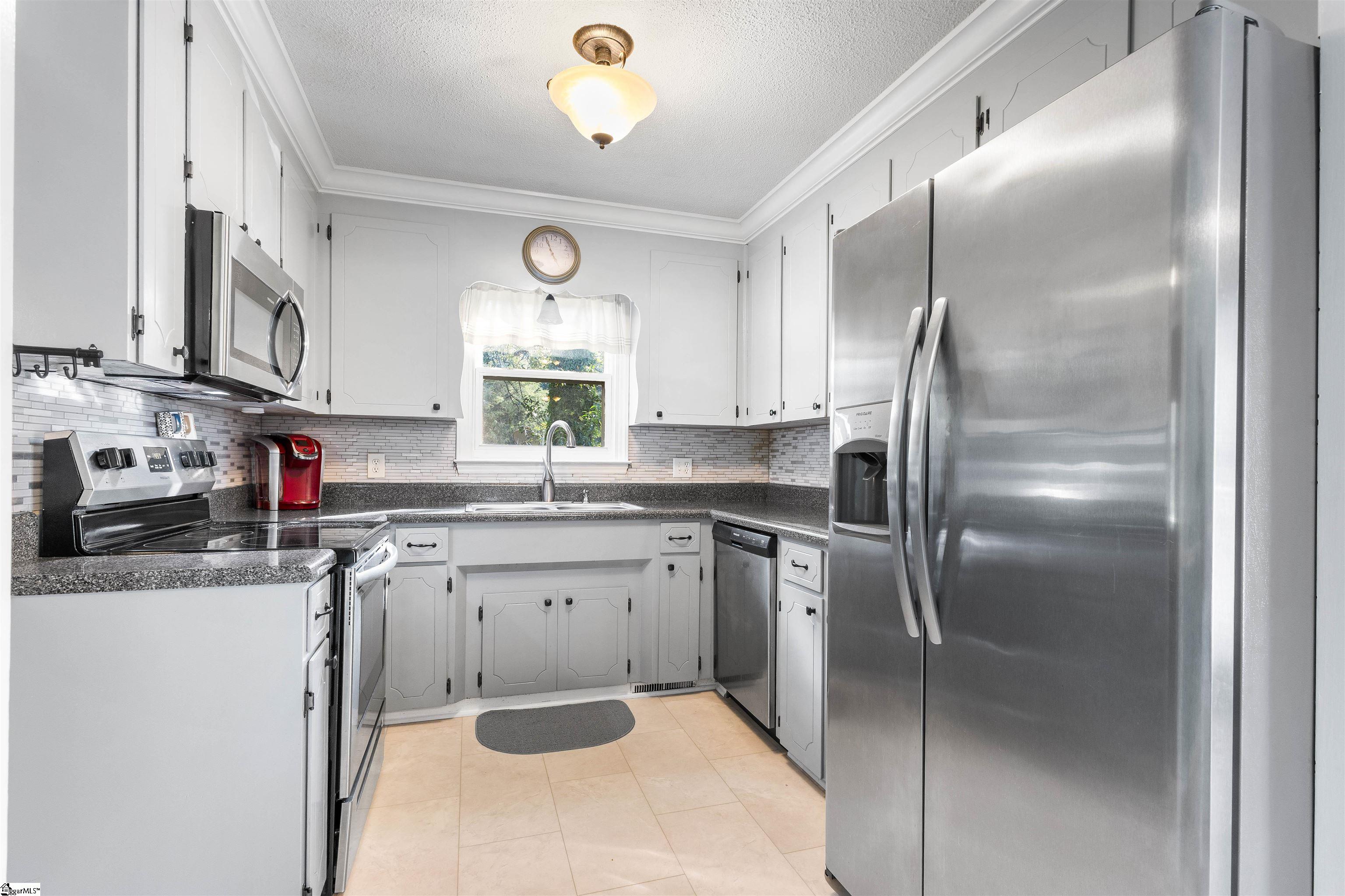 108 Edgewood Drive Laurens, SC 29360
