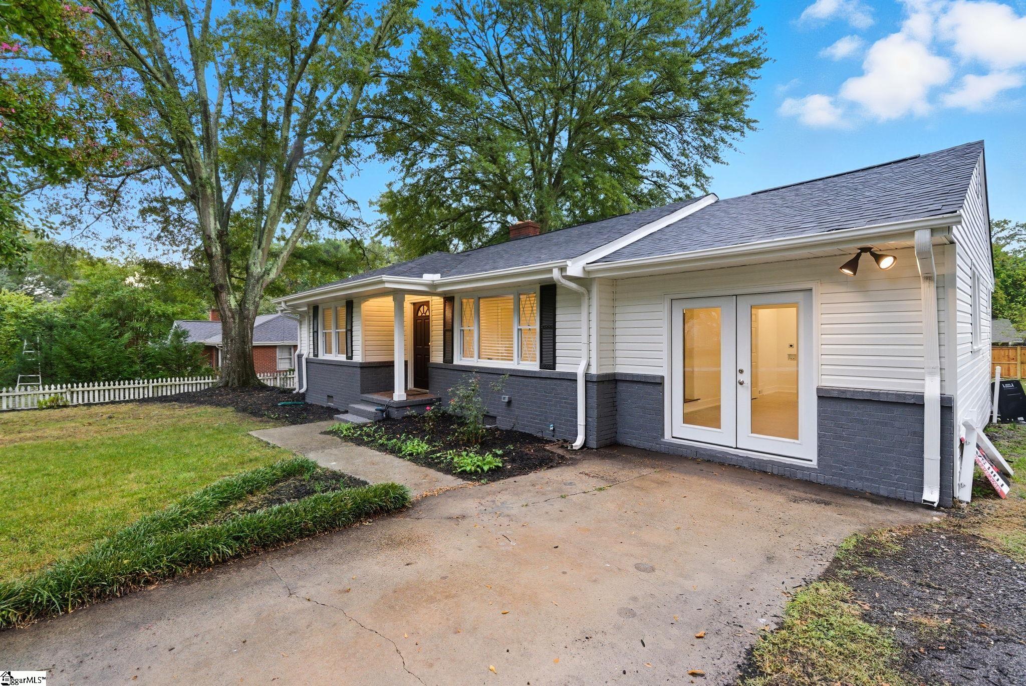 104 Elaine Avenue Taylors, SC 29687