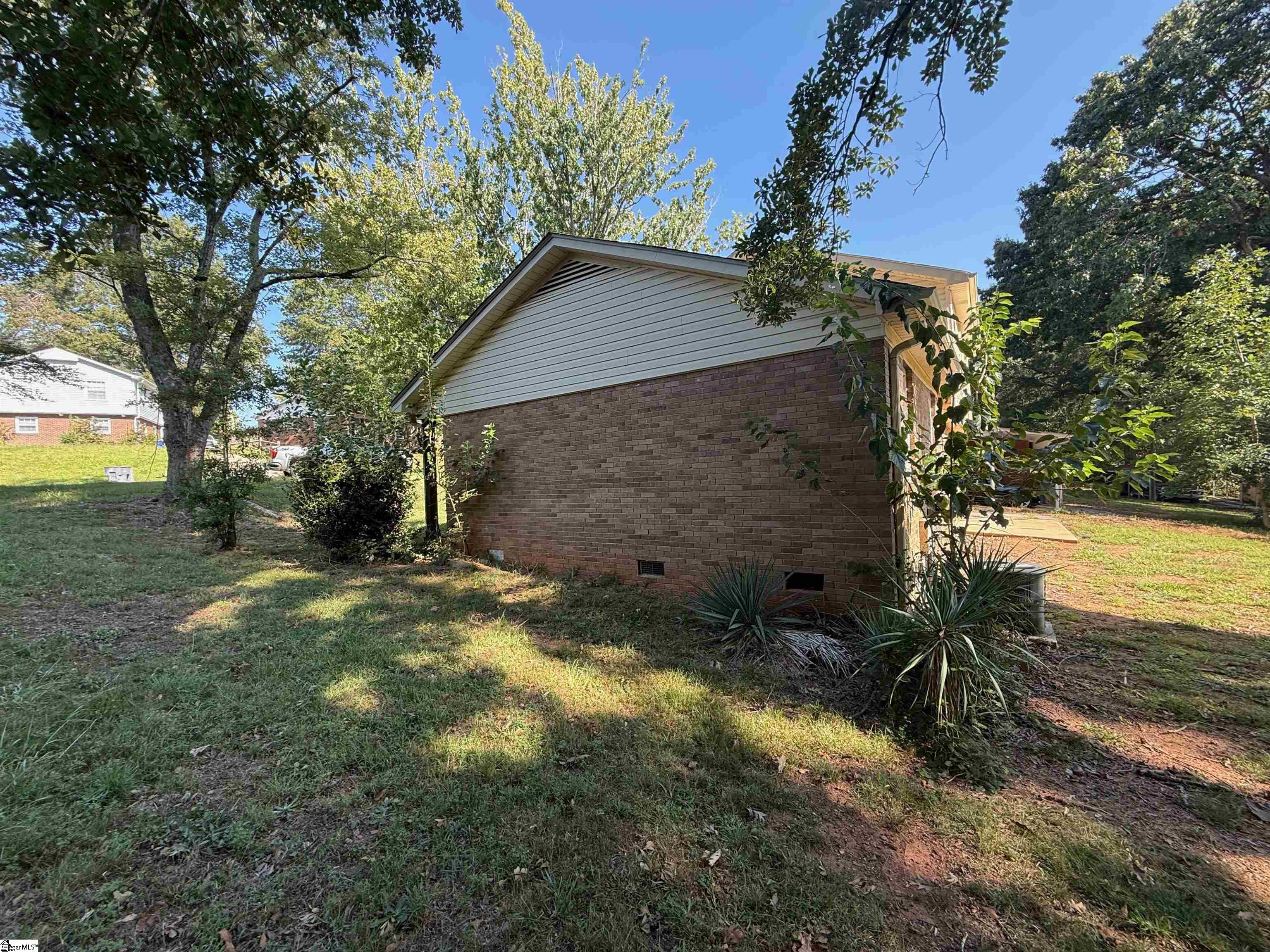 309 Willow Oaks Drive Spartanburg, SC 29301-2048
