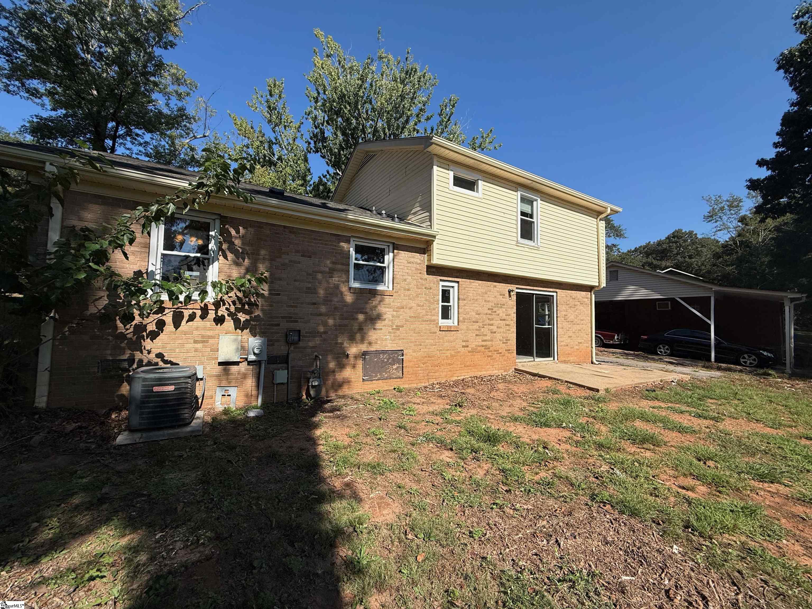 309 Willow Oaks Drive Spartanburg, SC 29301-2048