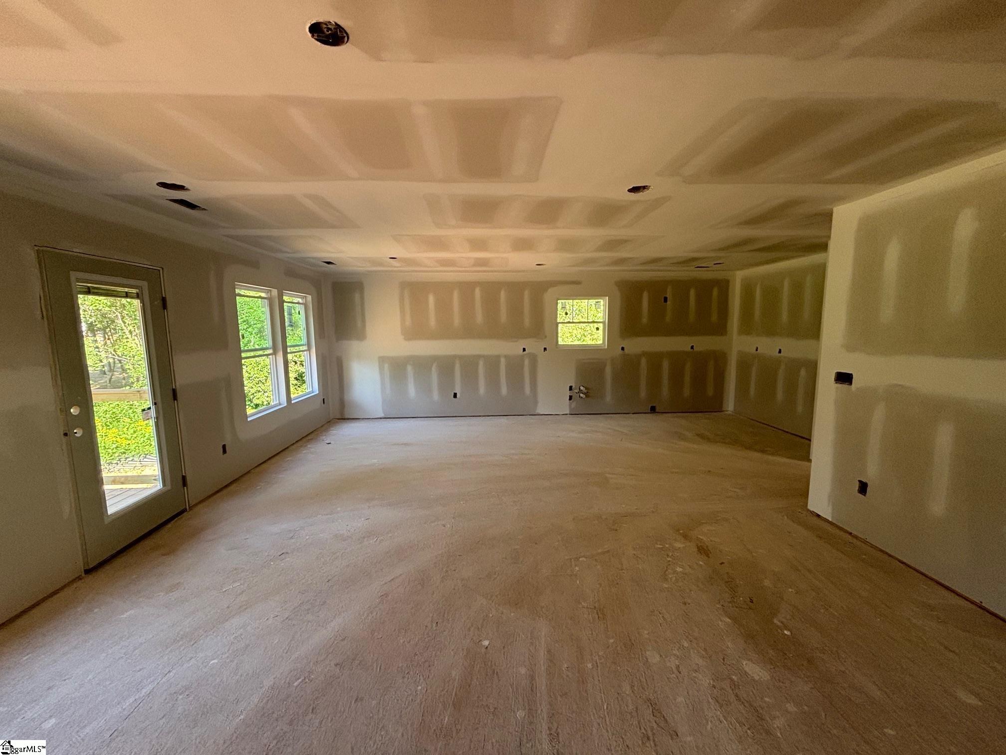 117 Wardlaw Avenue Spartanburg, SC 29302